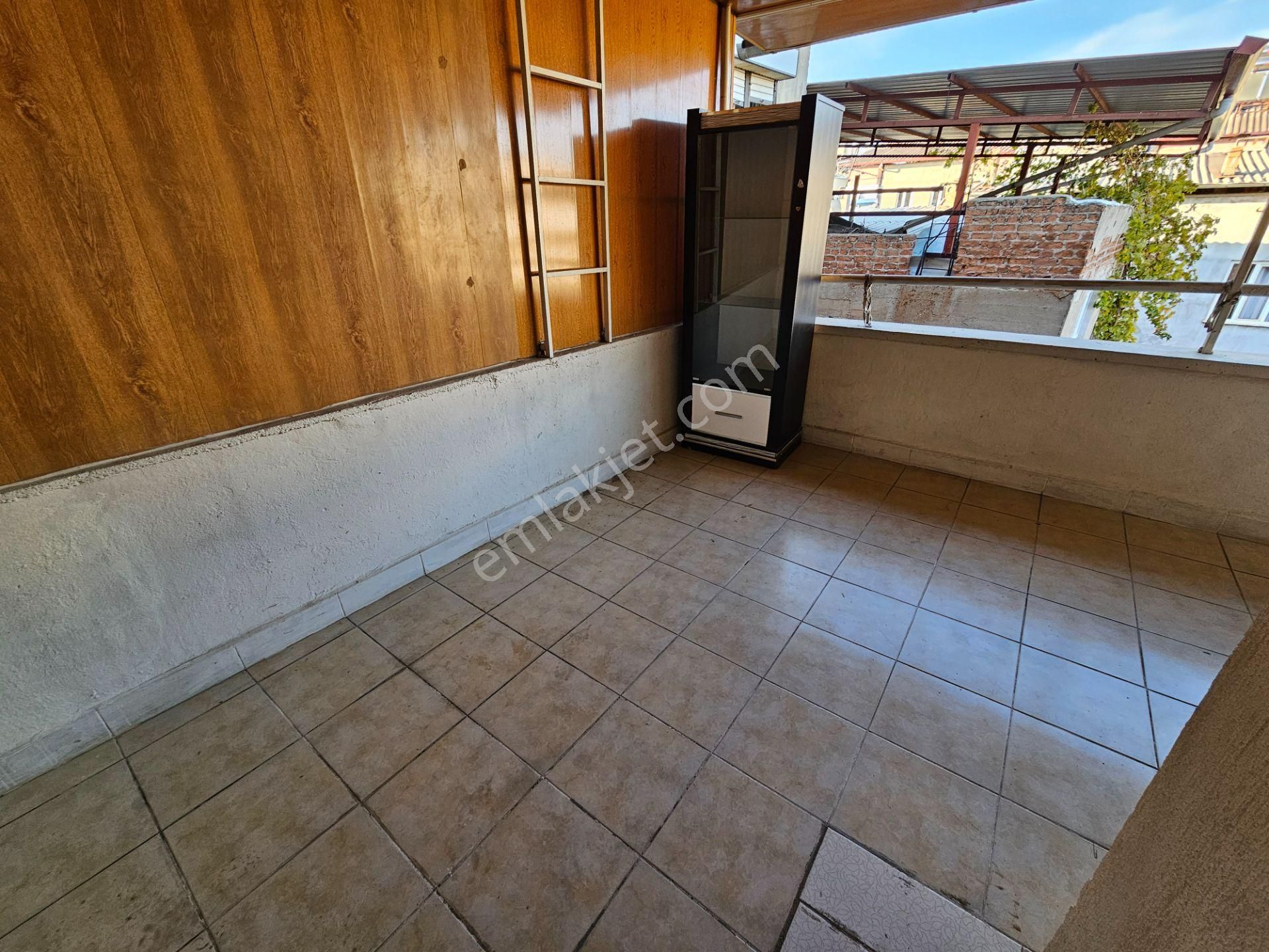 Göçmen Gayrimenkul'den Çarşı Merkezde Doğalgazlı Kiralık Daire - Görsel 13