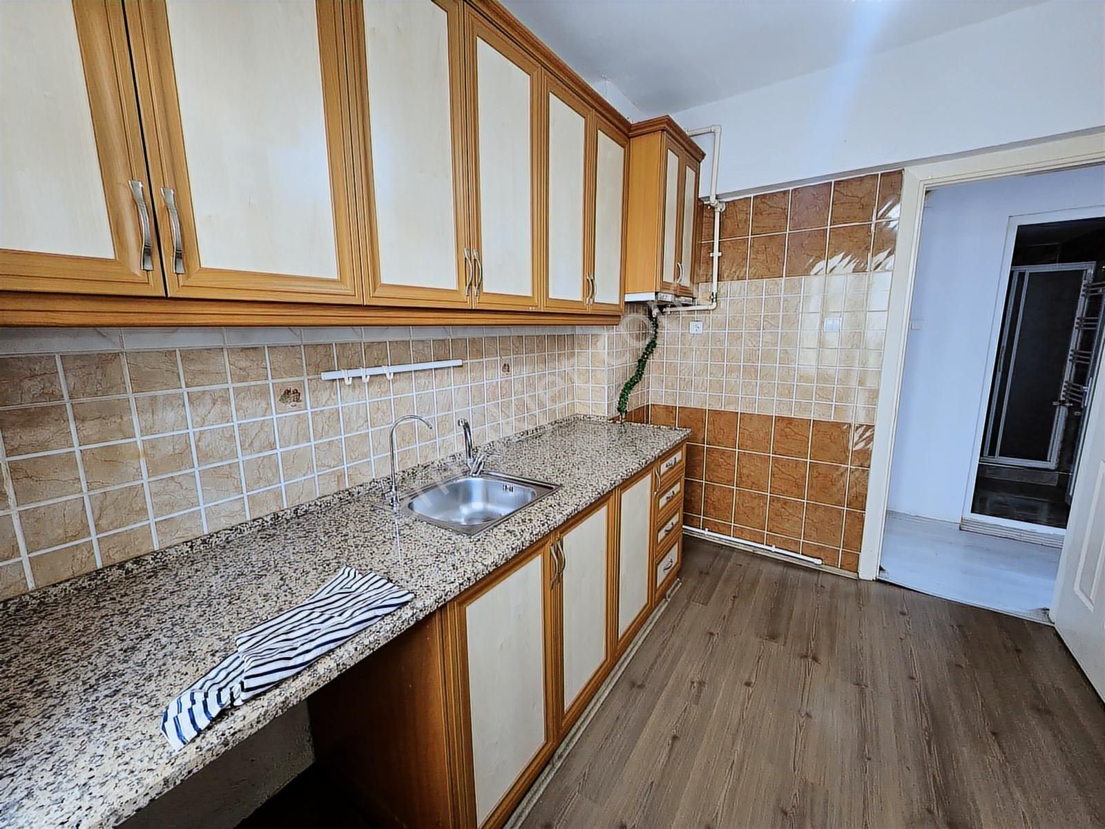 Balçovada D.gazlı Yüksek Giriş 90m.kare Kiralık 2+1 Daire - Görsel 3