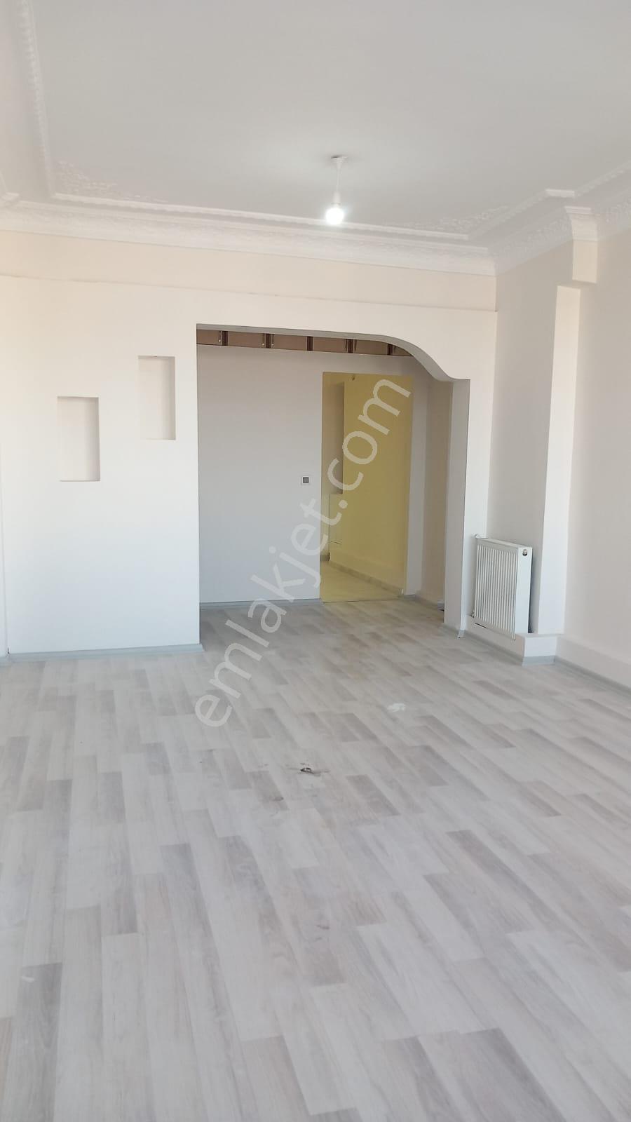 Kurtuluş Meydanda Binası Vede Dairesi Yenilenmiş Satılık 2+1 - Görsel 12
