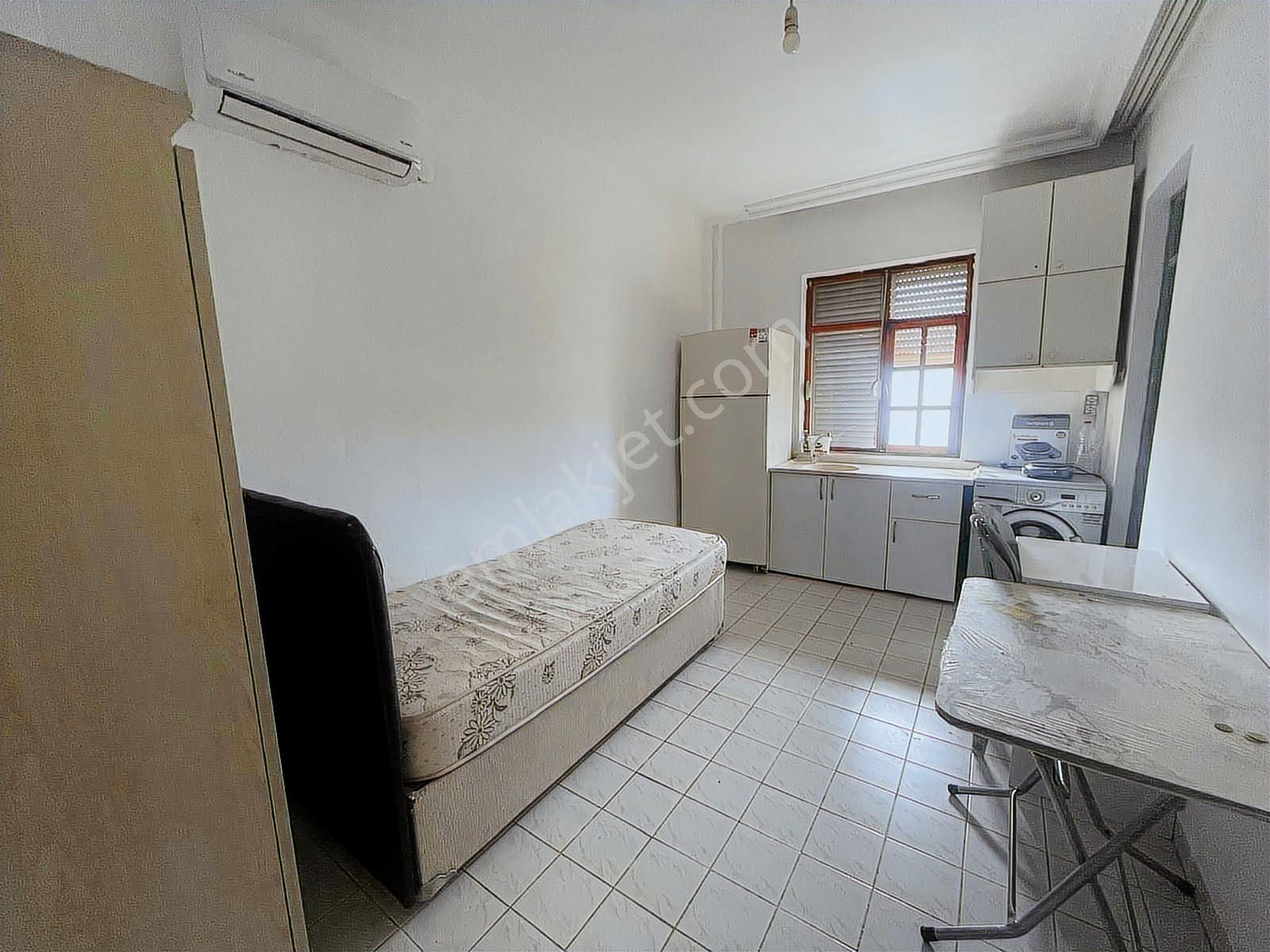 Ulusoy Caddesinde Katta Eşyalı Kiralık 1+0 - Görsel 10