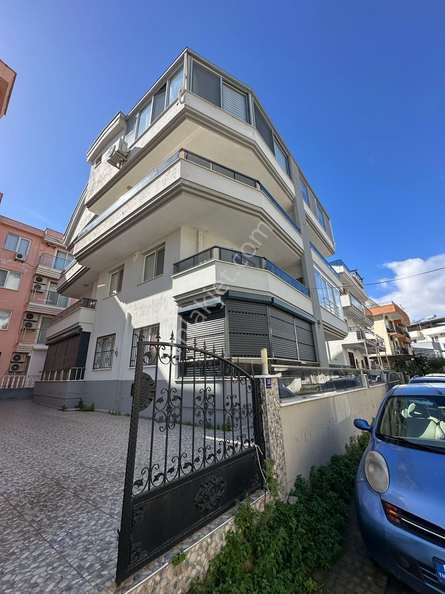 Didim Altınkum'da Denize Yürüyüş Mesafesinde 2+1 Daire