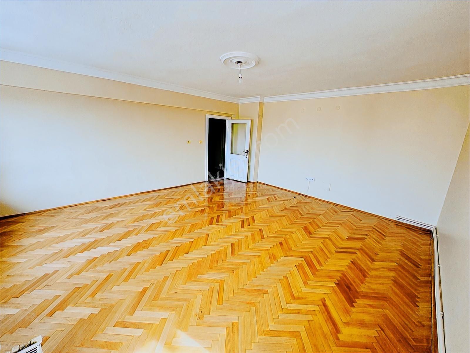 Gölbaşı Bahçelievler Güzel Konum Kiralık 3+1 Son Kat Daire - Görsel 13