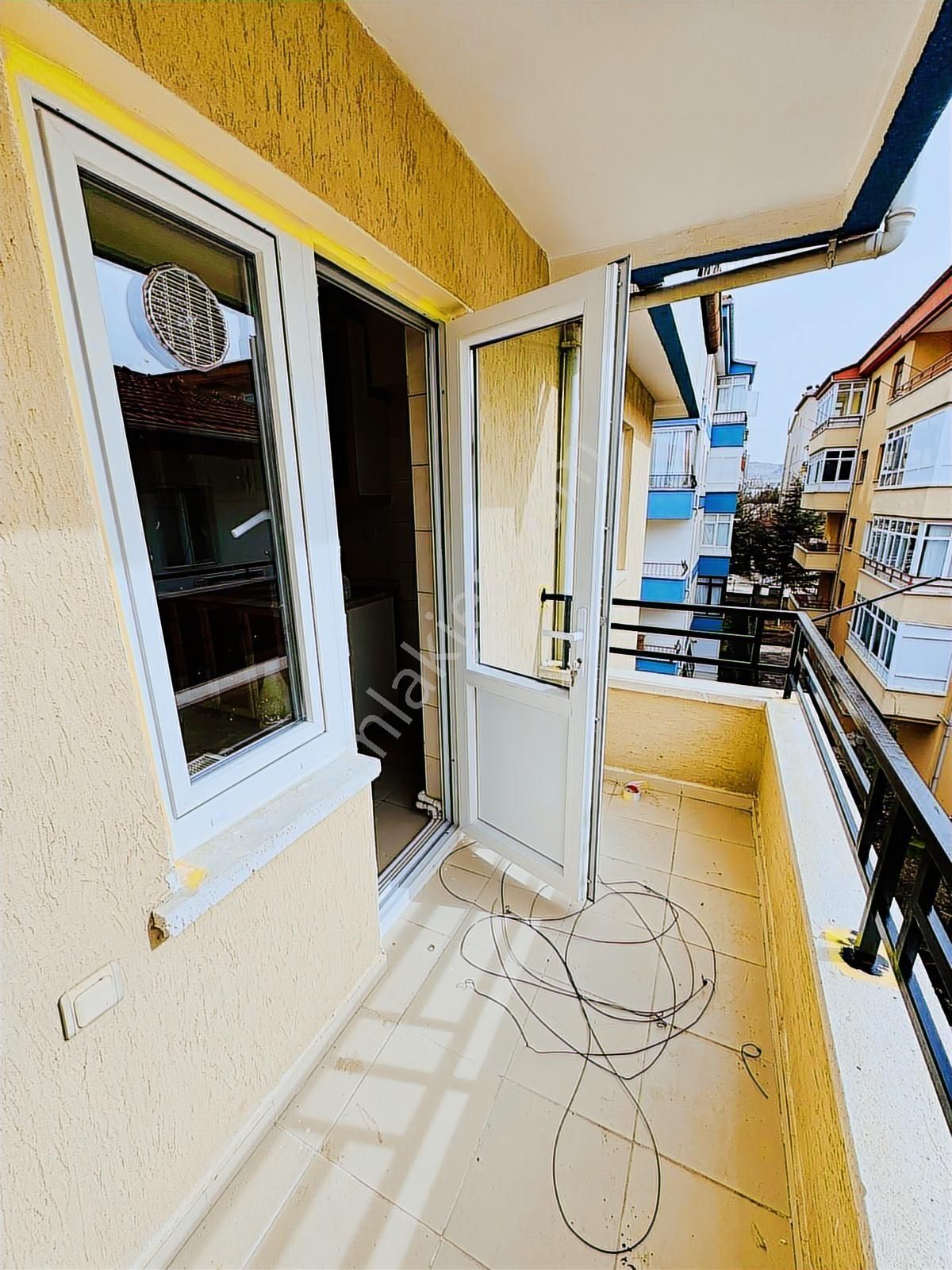 Gölbaşı Bahçelievler Güzel Konum Kiralık 3+1 Son Kat Daire - Görsel 21