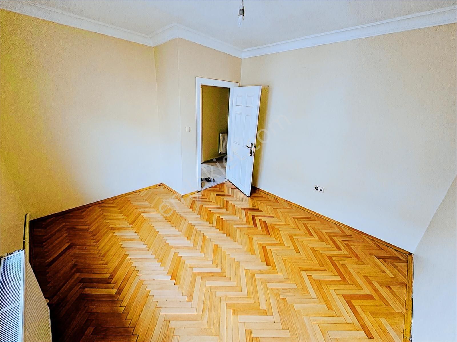 Gölbaşı Bahçelievler Güzel Konum Kiralık 3+1 Son Kat Daire - Görsel 34