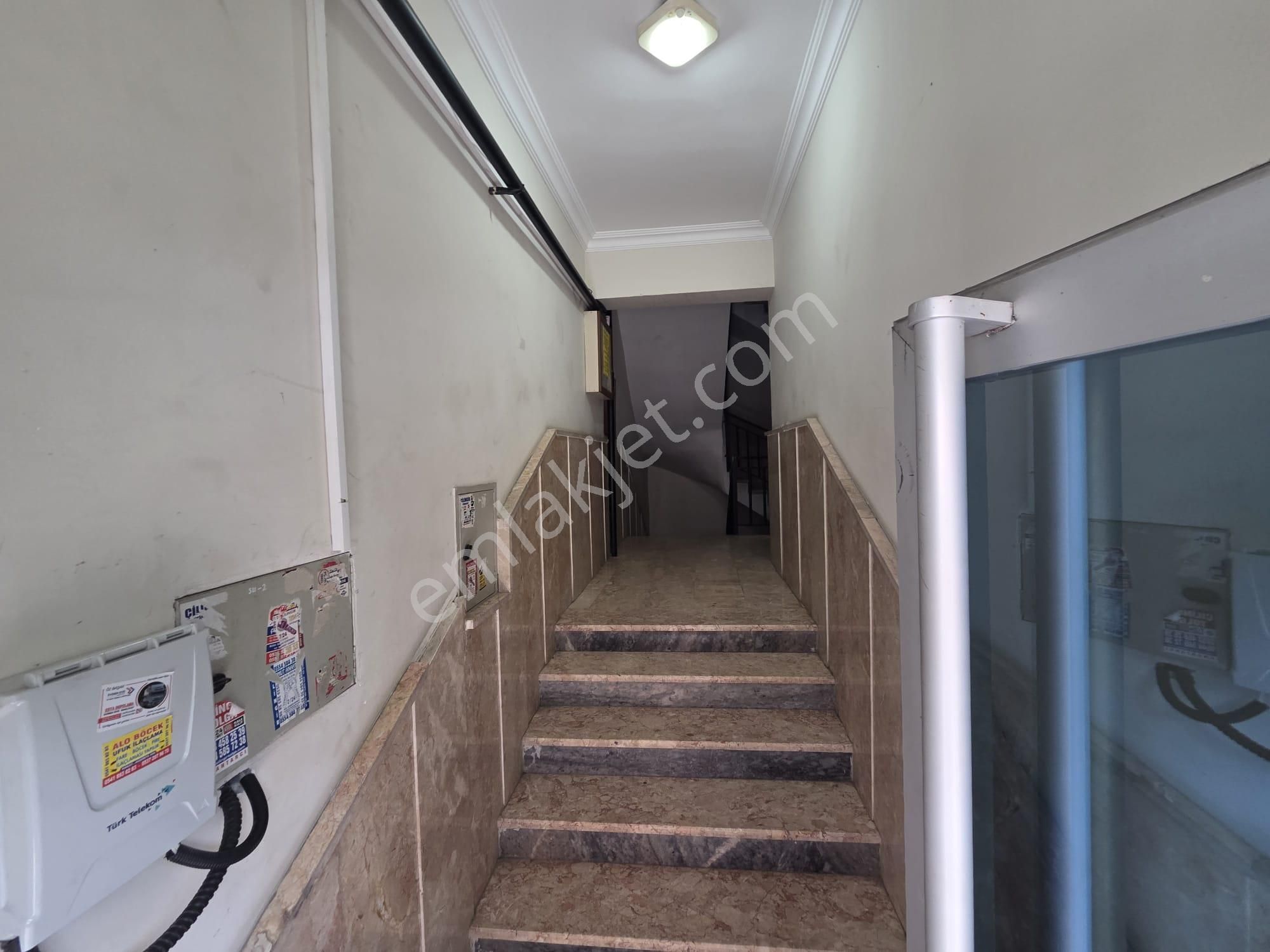 Topçu Mahallesi’nde Merkezi Konumda, 14. Cadde Yakını Kiralık 2+1 Daire