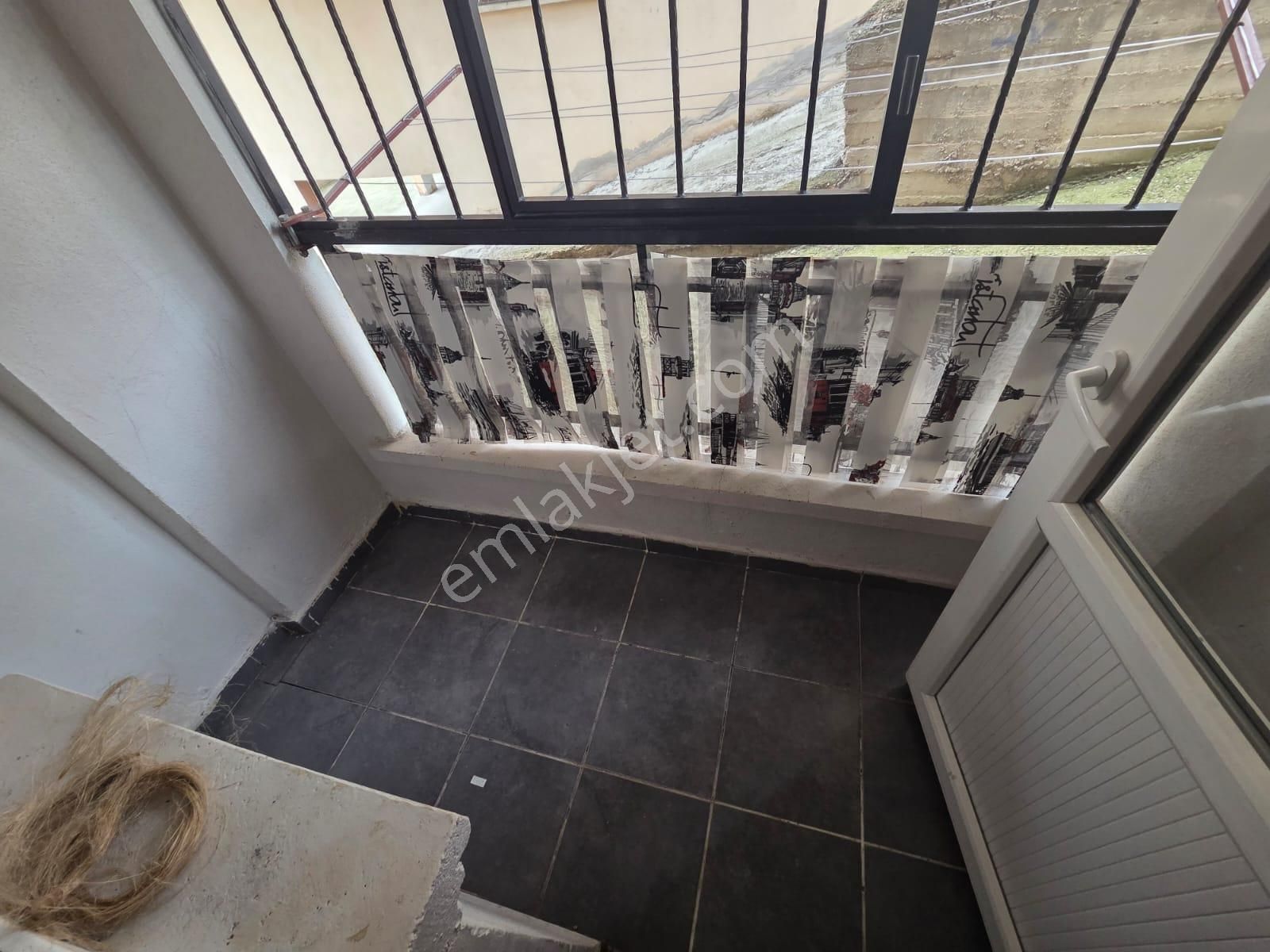 Topçu Mahallesi’nde Merkezi Konumda, 14. Cadde Yakını Kiralık 2+1 Daire - Görsel 24