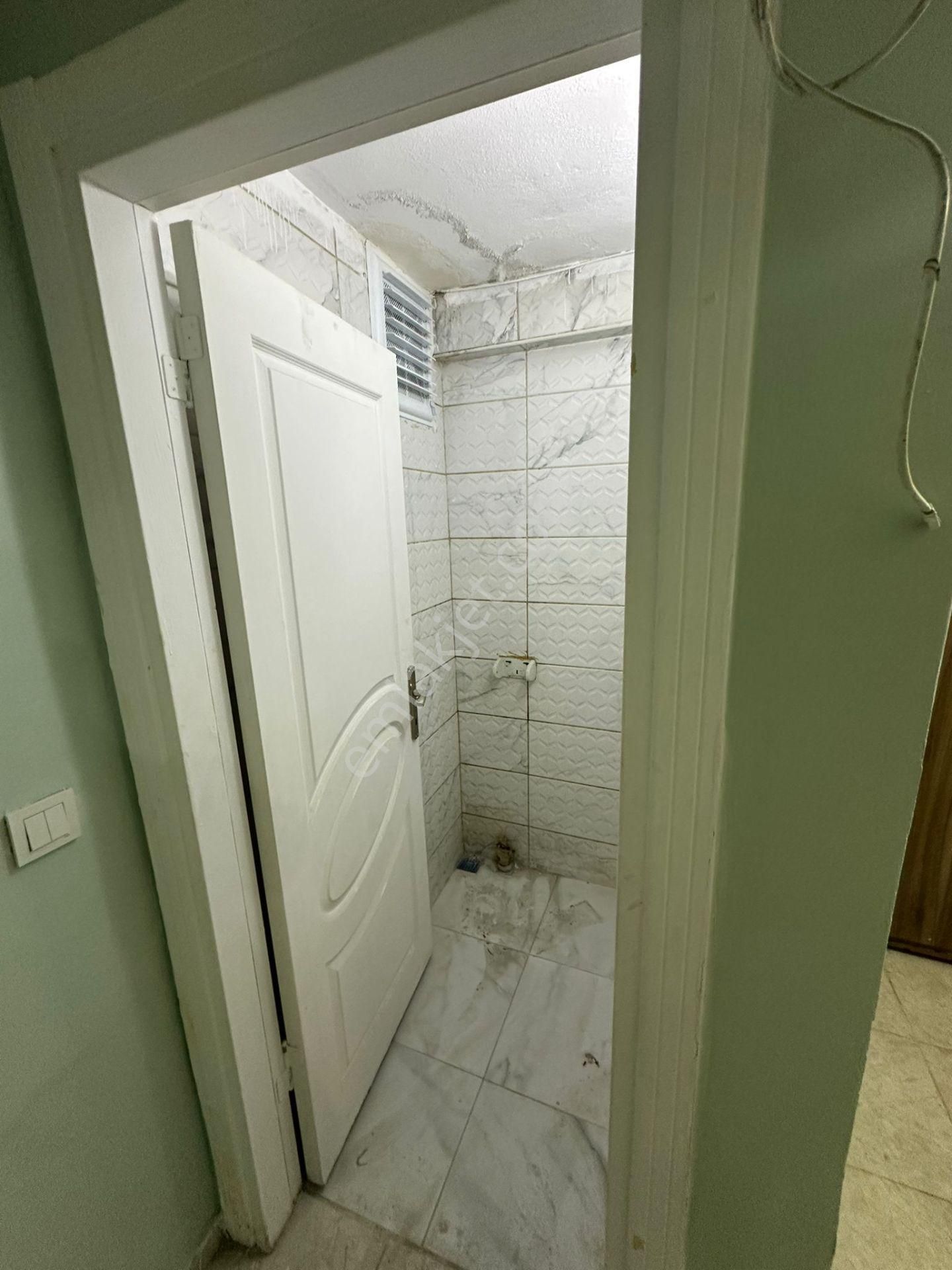 1501. Sokak'ta Acil Satılık Uygun Fiyatlı 2+1 - Görsel 6