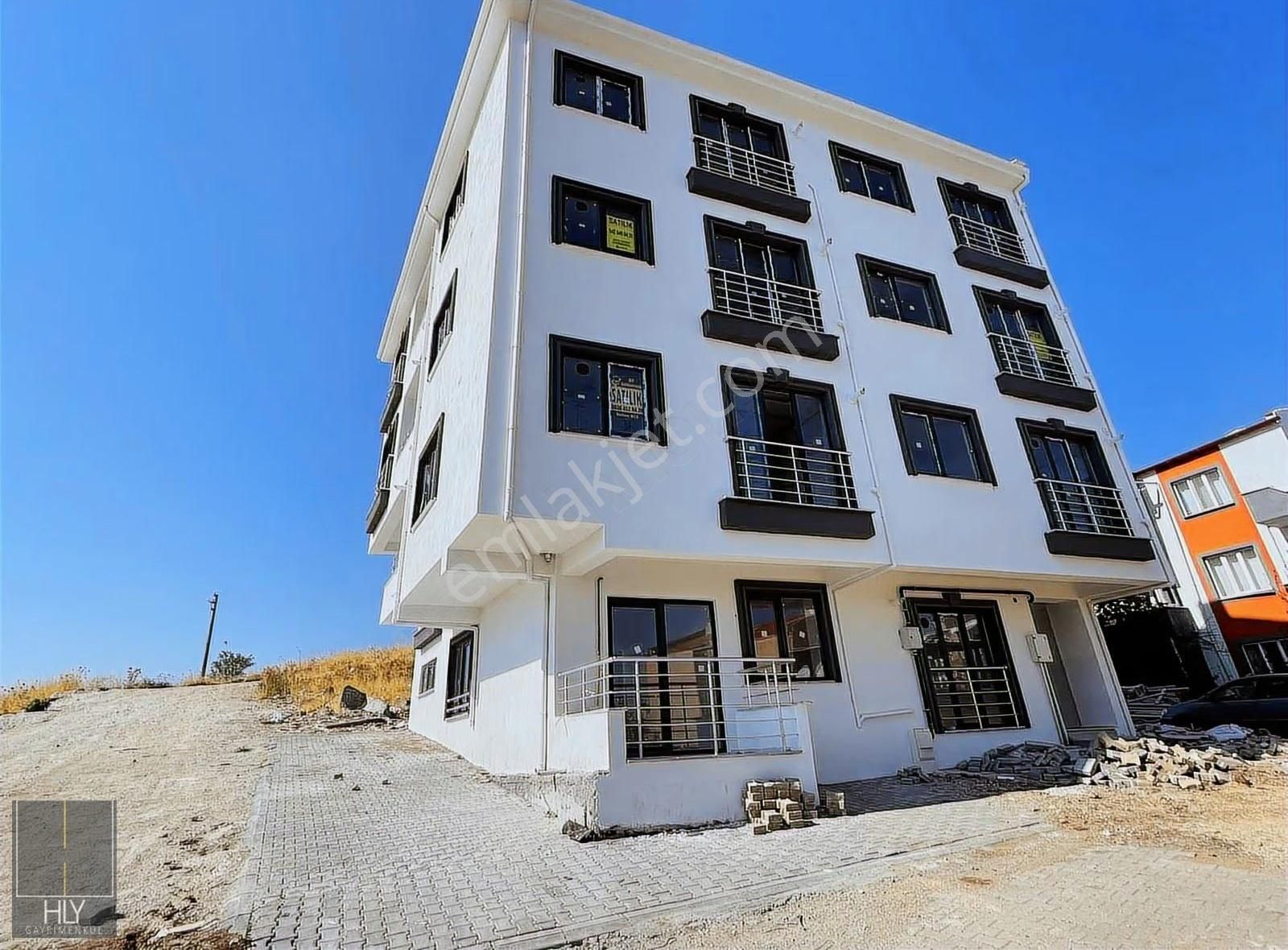 Hly Gayrimenkulden Fırsat Dairesi Yeni Bina Satılık 1+1 Daire - Görsel 3