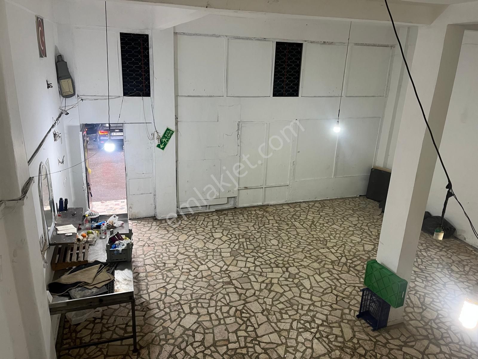 Ataşehir Yenisahra Mahallesi Ana Cadde Üstü Düz Giriş 150m2 Tavan Yüksekliği 4.5m2 Kiralık Dükkan - Görsel 11