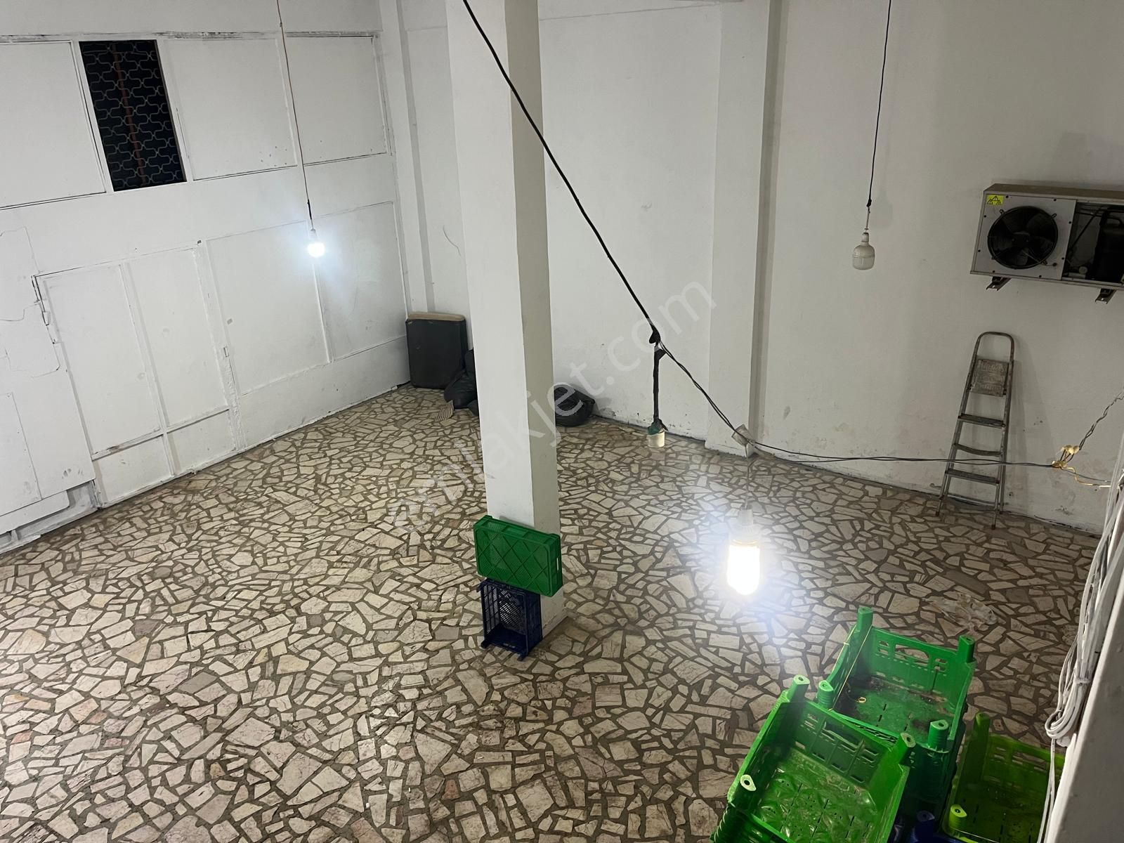 Ataşehir Yenisahra Mahallesi Ana Cadde Üstü Düz Giriş 150m2 Tavan Yüksekliği 4.5m2 Kiralık Dükkan - Görsel 5