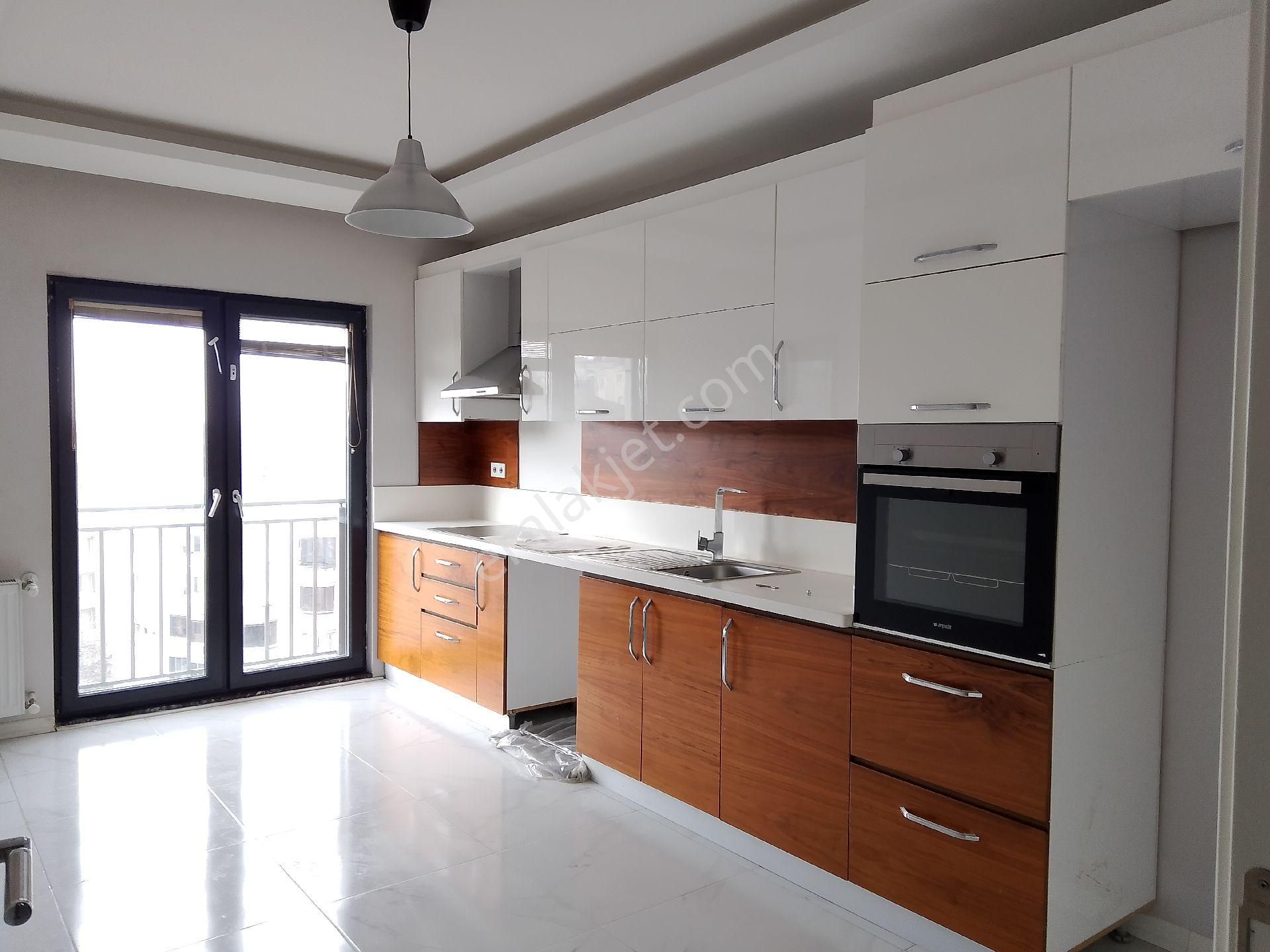 Bursa Nilüfer Beşevler Konak Cad.4+1arakat Siteiçi Metroya Yakın Yeni Kiralık Daire