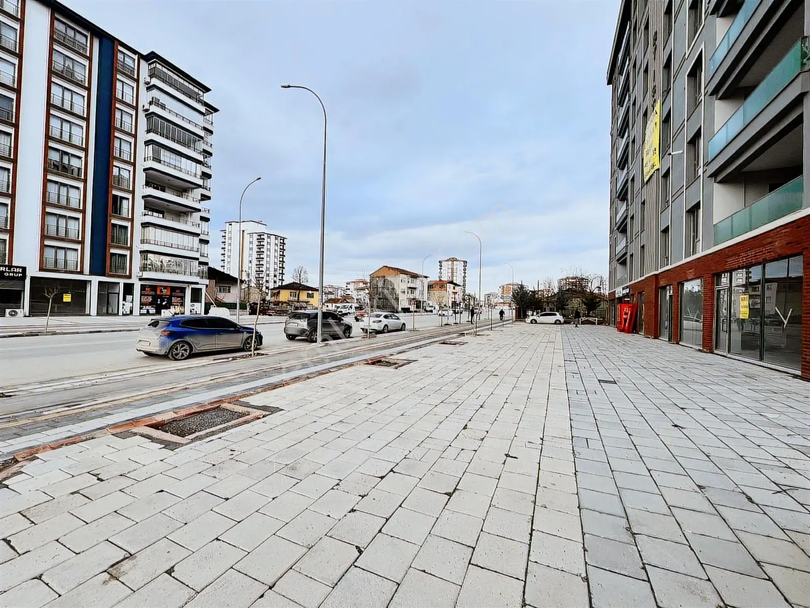 Cska Gayrimenkul'den Cadde Üzerinde 265 M² Satılık Köşe Dükkan - Görsel 2