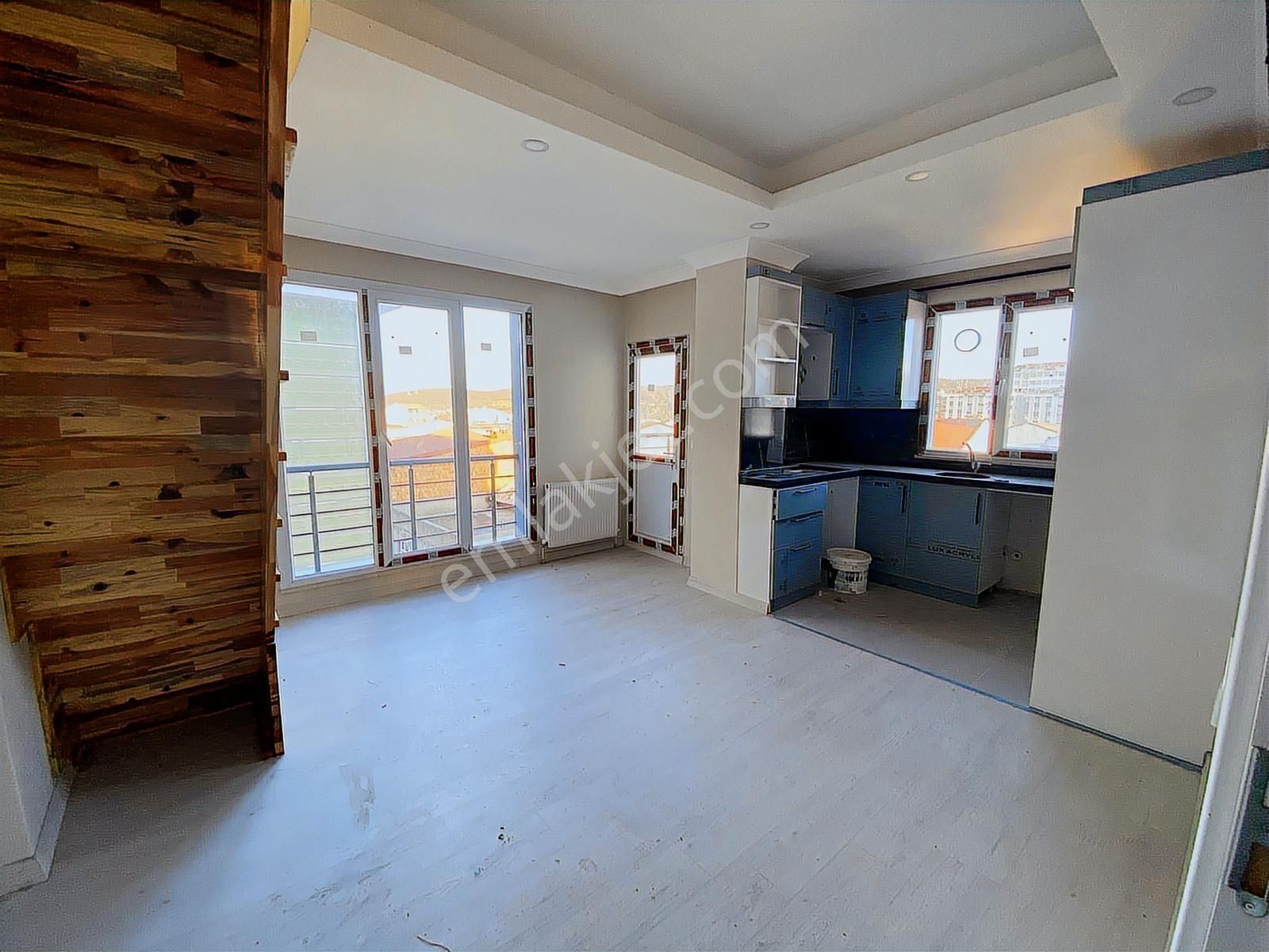 Bolluca Emlak`tan Kiralık 2+1 Üst Dublex Daire Sıfır Bina