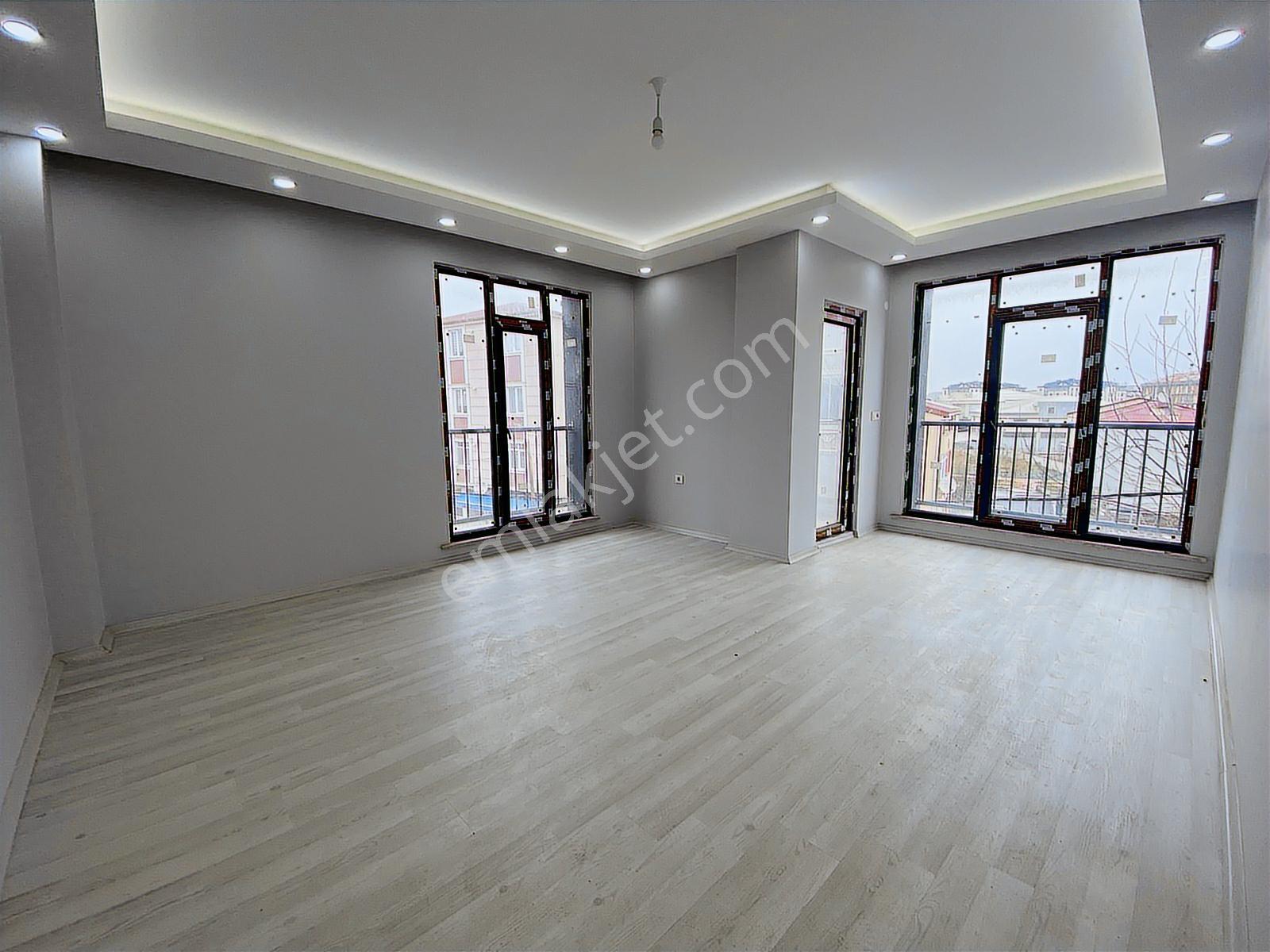 Bolluca Emlak`tan Satılık 2+1 Ebevyn Banyolu Arakat Daire