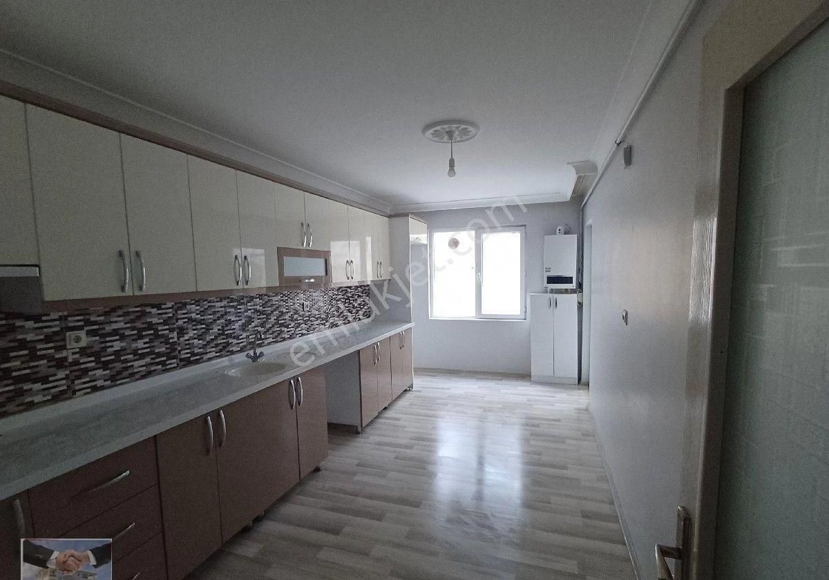 Kalekışladan Cadde Yakını Asansörlü Yalıtımlı Kiralık 3+1daire - Görsel 2