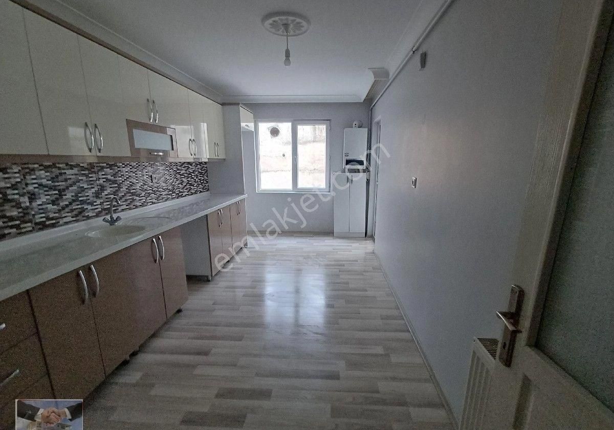 Kalekışladan Cadde Yakını Asansörlü Yalıtımlı Kiralık 3+1daire - Görsel 19