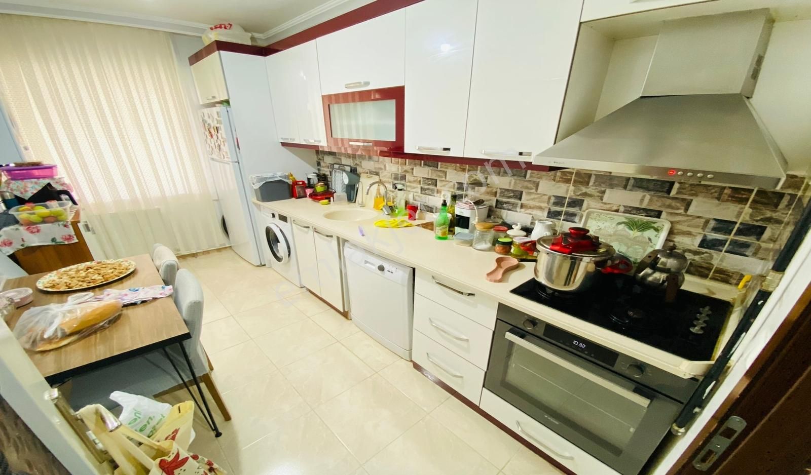 Yenikent Emlak'dan Merkezi Lokasyonda Kredi Limitsiz Kullanışlı - Görsel 2