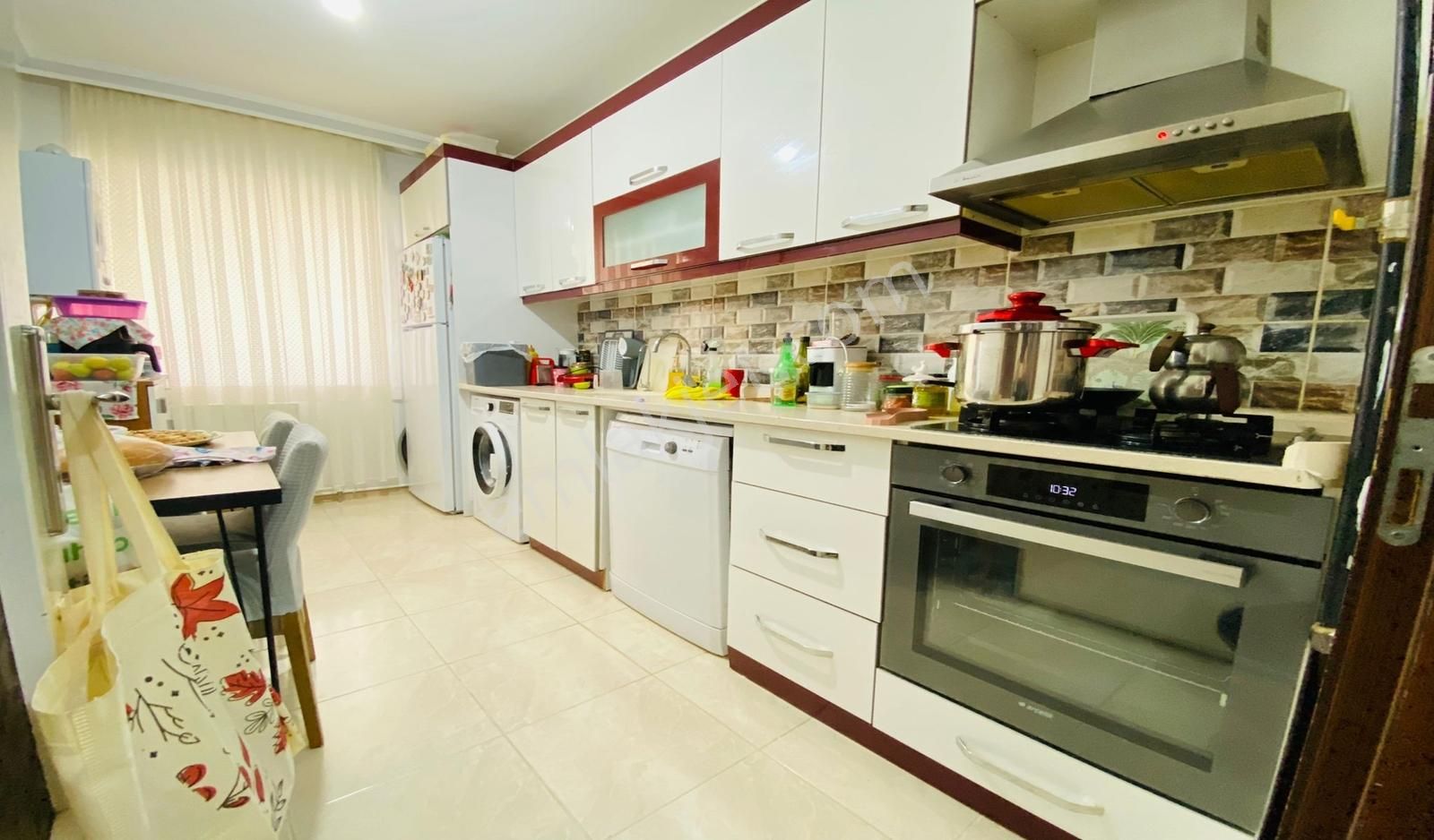 Yenikent Emlak'dan Merkezi Lokasyonda Kredi Limitsiz Kullanışlı - Görsel 11