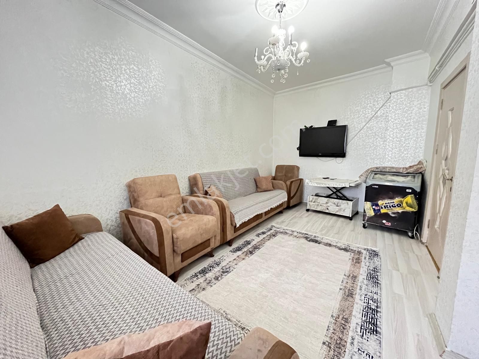 Loft'tan Tevikbey Mah Cadde Üzerinde 2+1 100m2 Krediye Uygun Satılık 1.kat Daire