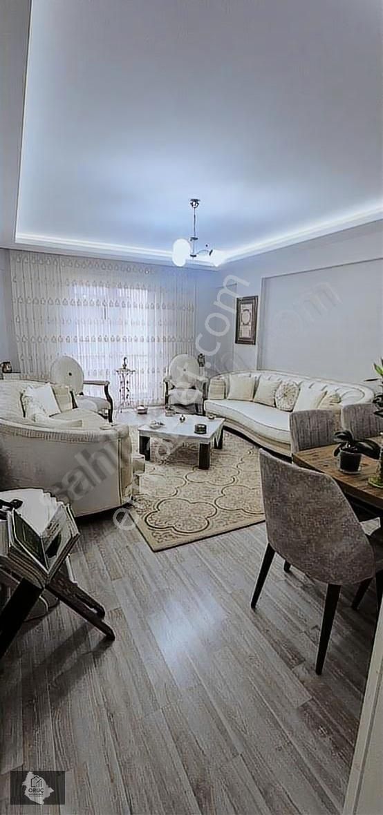 Oruç Emlak'tan Mahmudiyede 6+1 200 M2 Dublex