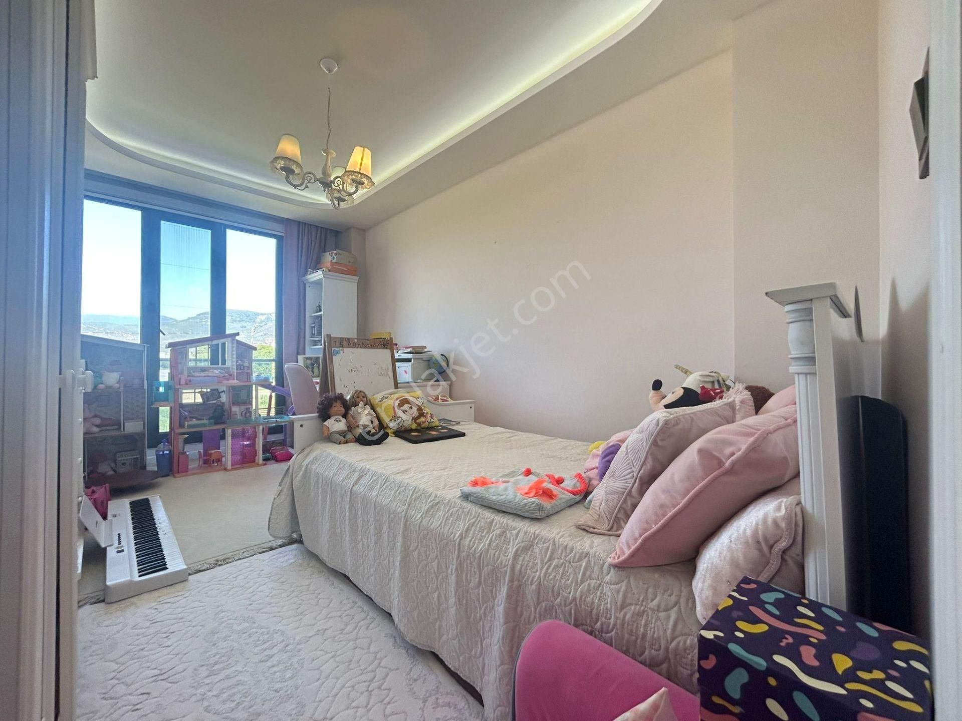 Yükselden Hamidiyede Havuzlu Sitede Bağımsız Bahçeli 5+1 Villa ▓ - Görsel 5