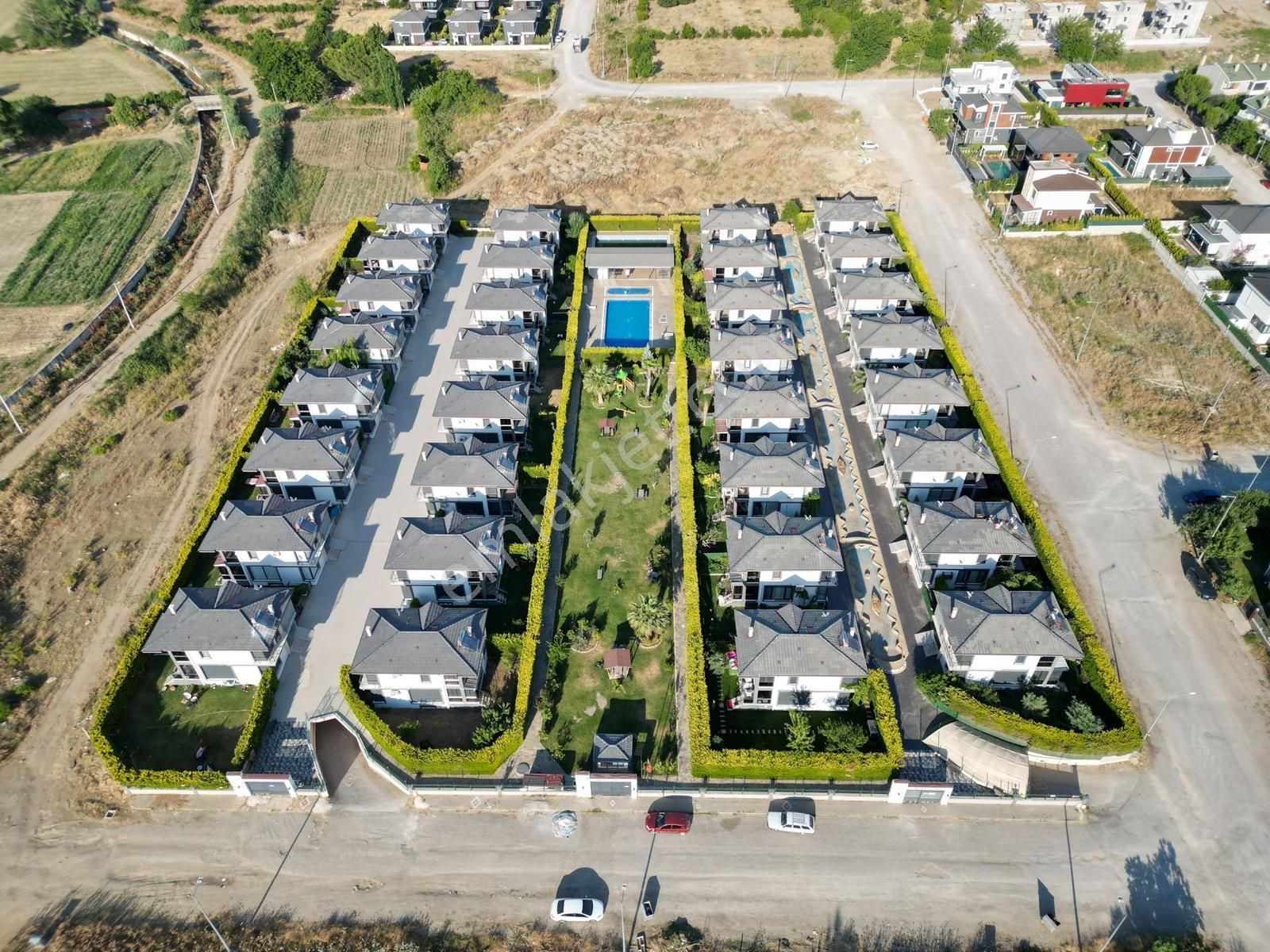 Yükselden Hamidiyede Havuzlu Sitede Bağımsız Bahçeli 5+1 Villa ▓ - Görsel 35