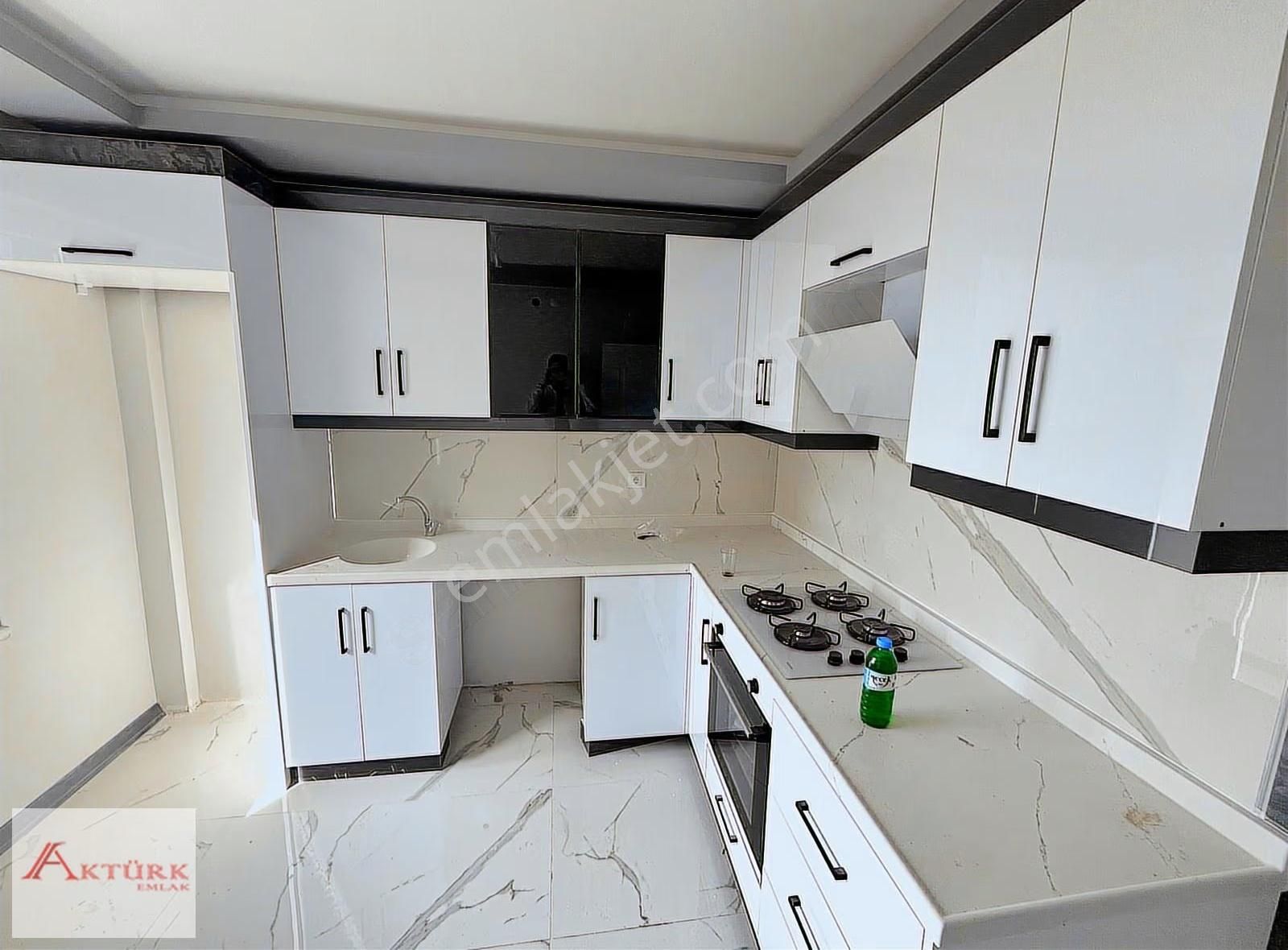 //aktürk Emlak\\ Okul Yanı Kat Konumunda İskanlı Sıfır 3+1 Daire