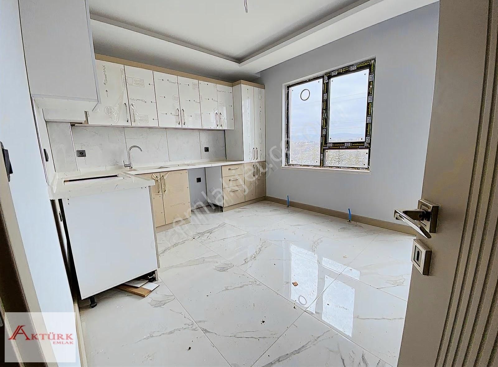 //aktürk Emlak\\önü Açık Manzaralı İskanlı Ara Kat Sıfır Daire**