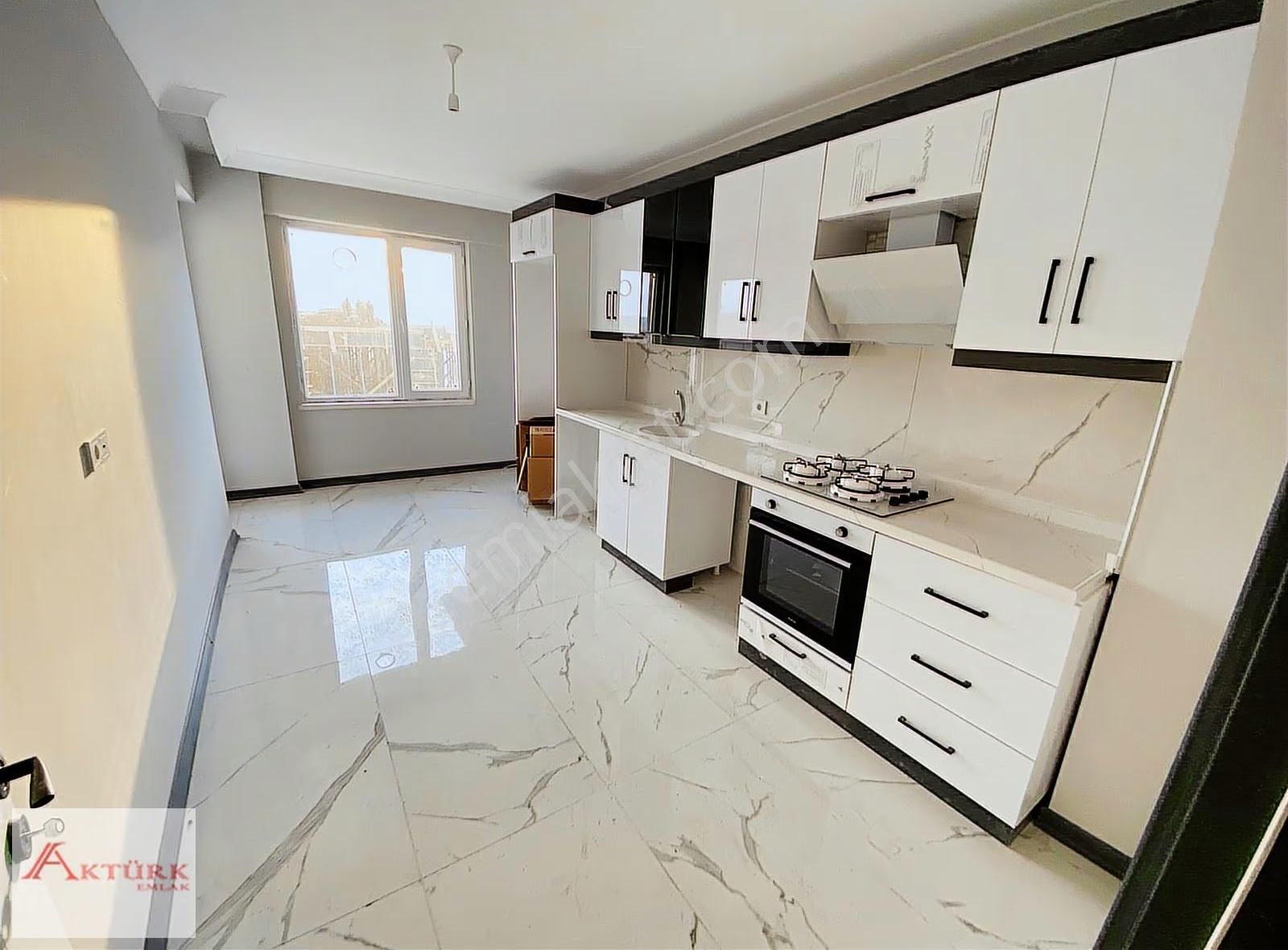 //aktürk Emlak\\*yerden Isıtmalı Katta Sıfır Geniş 3+1 Daireler*