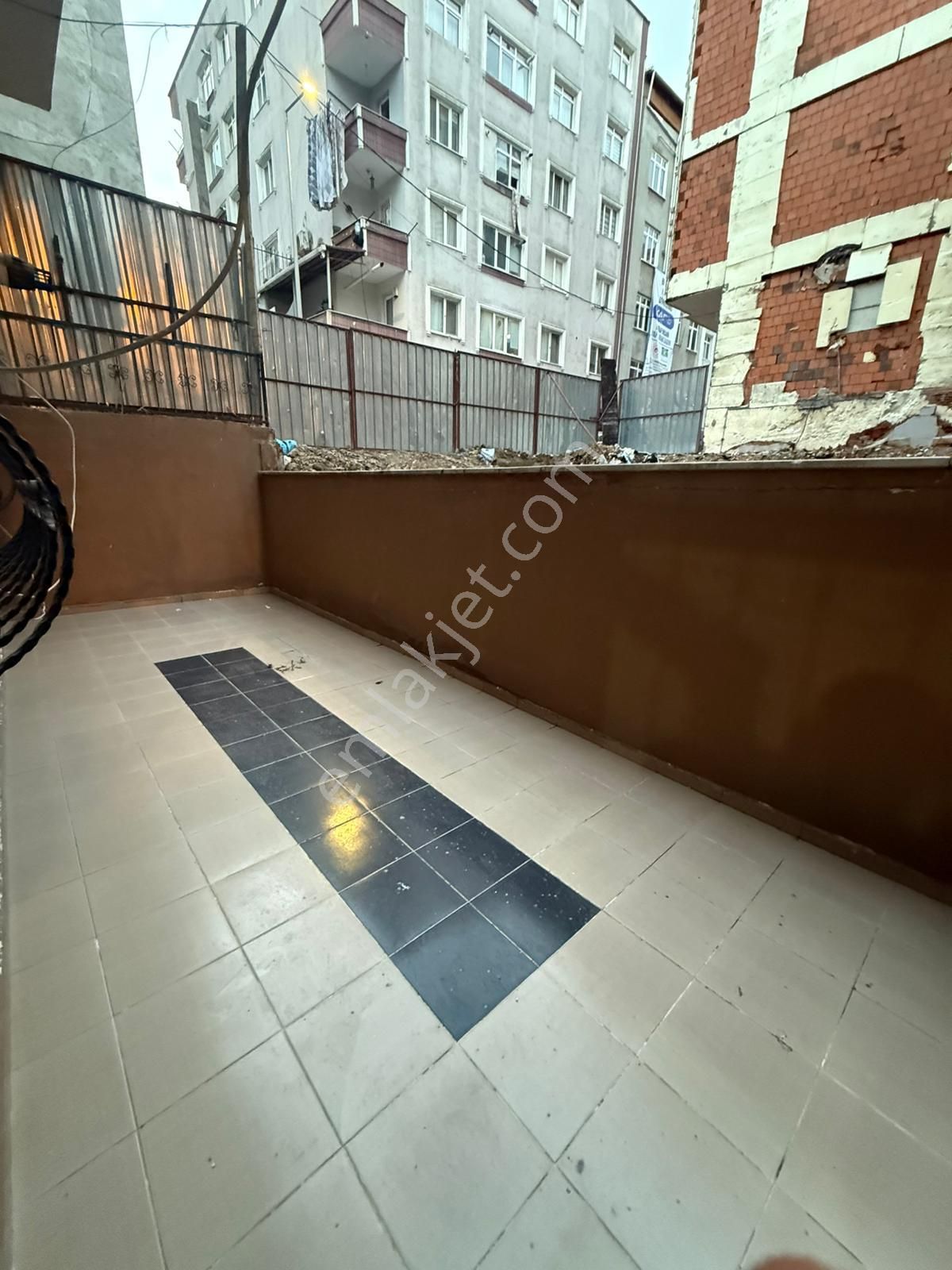 Yıldız Dan Necipfazıl Lisesi Yakını Yatırımlık Kredili 2+1 Bahçe Kat Daire - Görsel 8