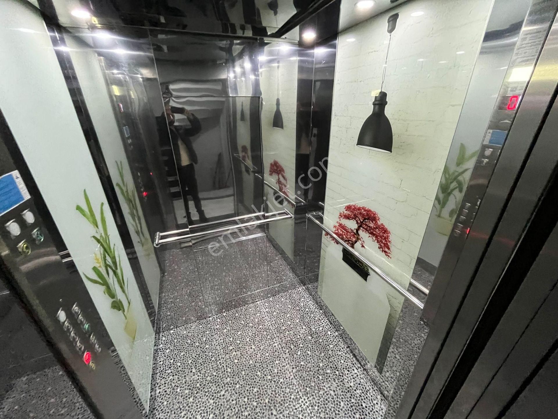 Yükselden "ön Cephe Ara Kat" Full Eşyalı Kombili Lüx 1+1 Daire - Görsel 4