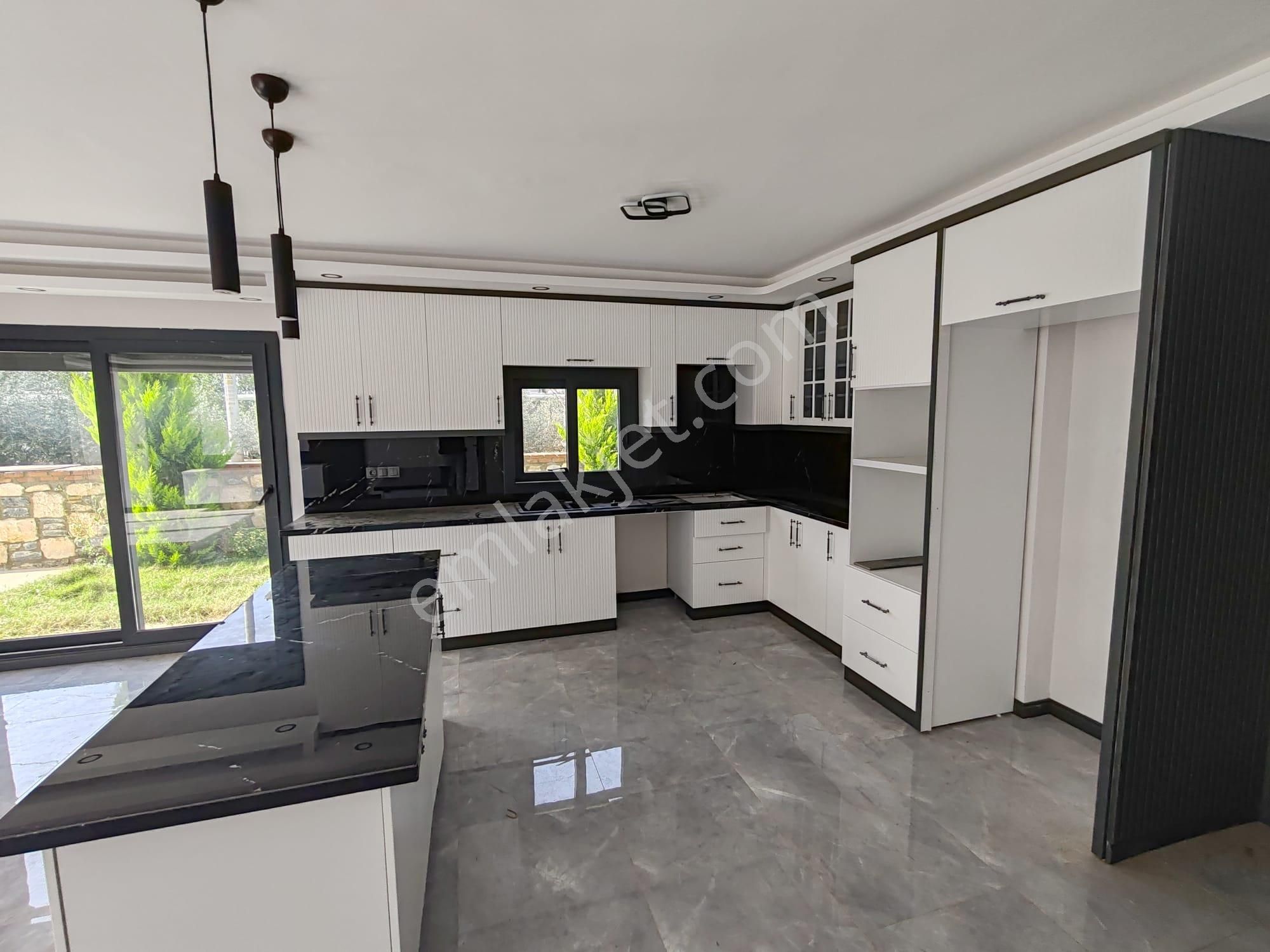 Yeşilkent Yolunda 3+1 Lüks Villa - Görsel 9