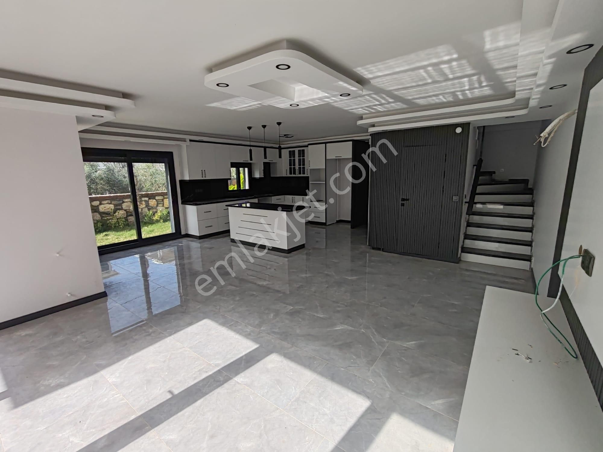 Yeşilkent Yolunda 3+1 Lüks Villa - Görsel 13