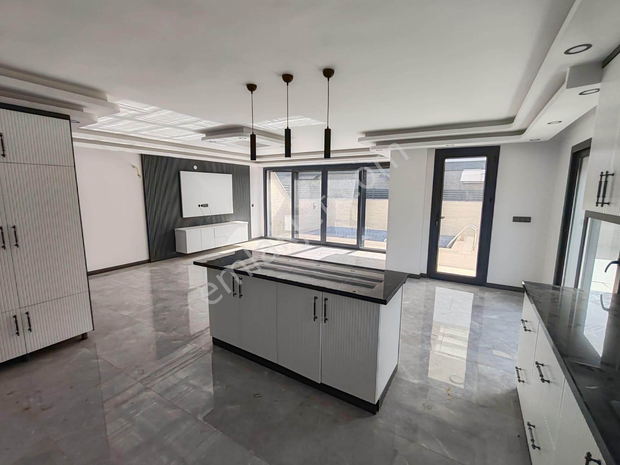 Yeşilkent Yolunda 3+1 Lüks Villa - Görsel 10