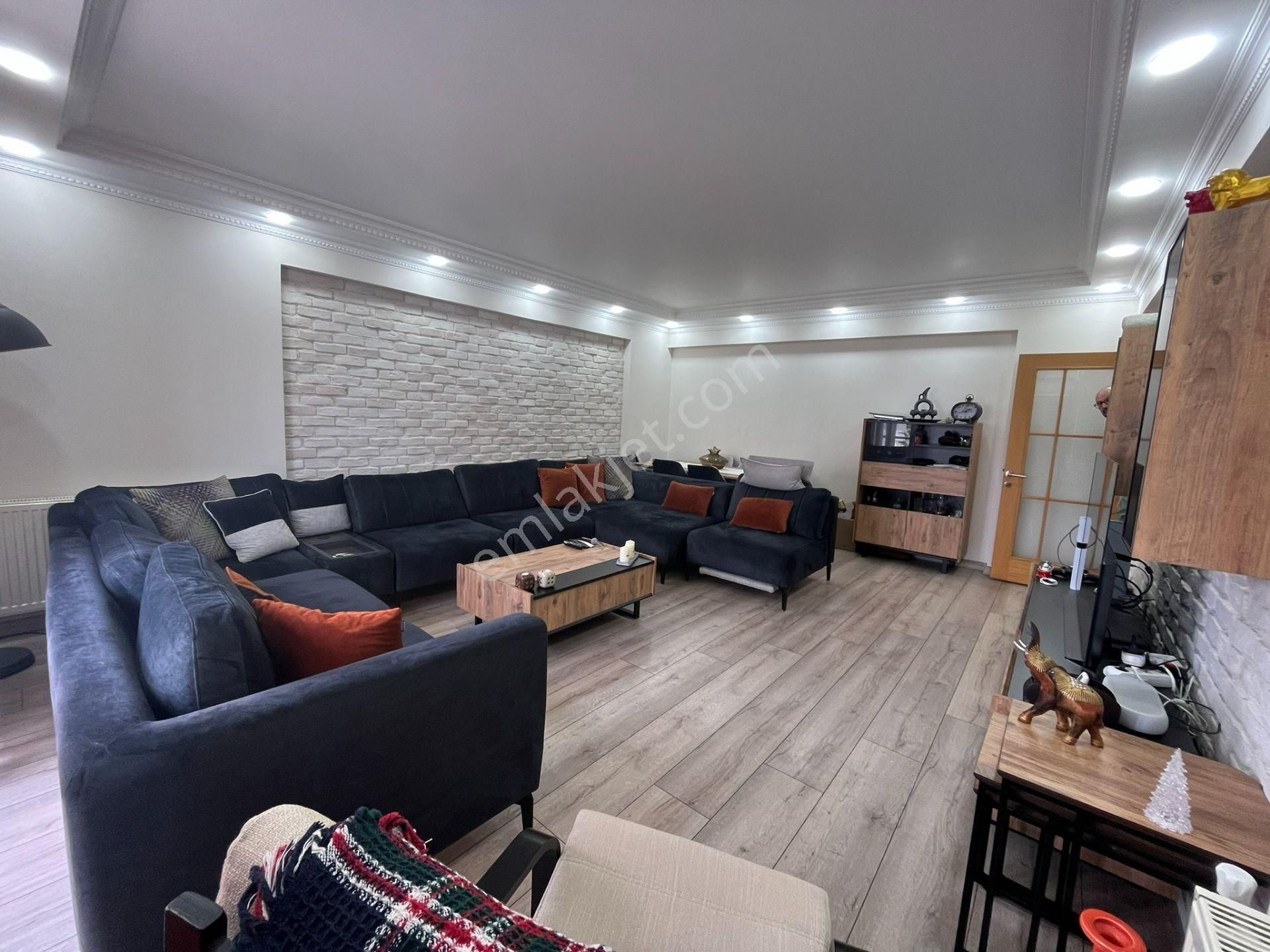 Hürriyet Mah. Krediye Uygun, Balkonlu, 1. Kat 3+1 Daire - Görsel 5