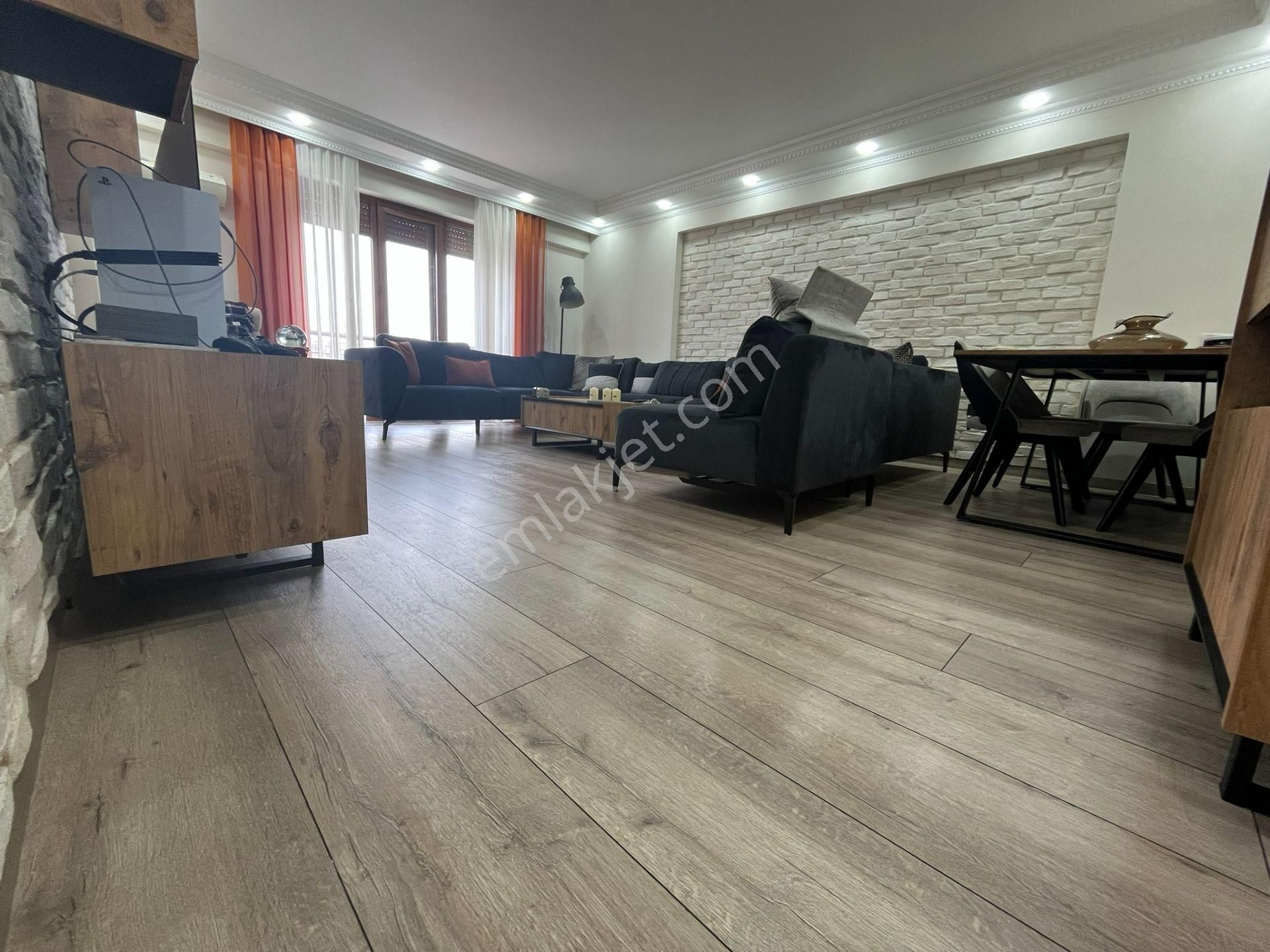 Hürriyet Mah. Krediye Uygun, Balkonlu, 1. Kat 3+1 Daire - Görsel 4