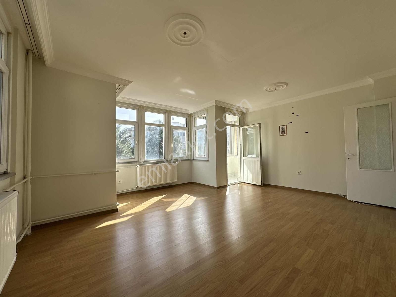 Çengelköy Ata2 Sitesinde Muhteşem Konumda Arakat Ferah 3+1 Daire - Görsel 11