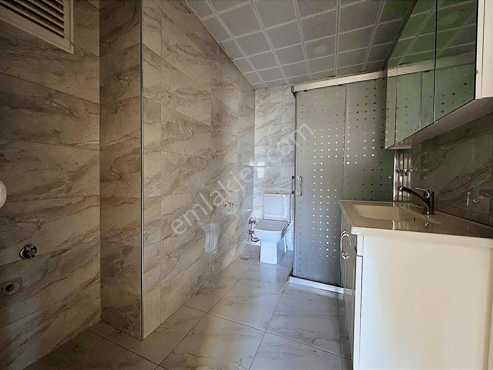 Çengelköy Ata2 Sitesinde Muhteşem Konumda Arakat Ferah 3+1 Daire - Görsel 3