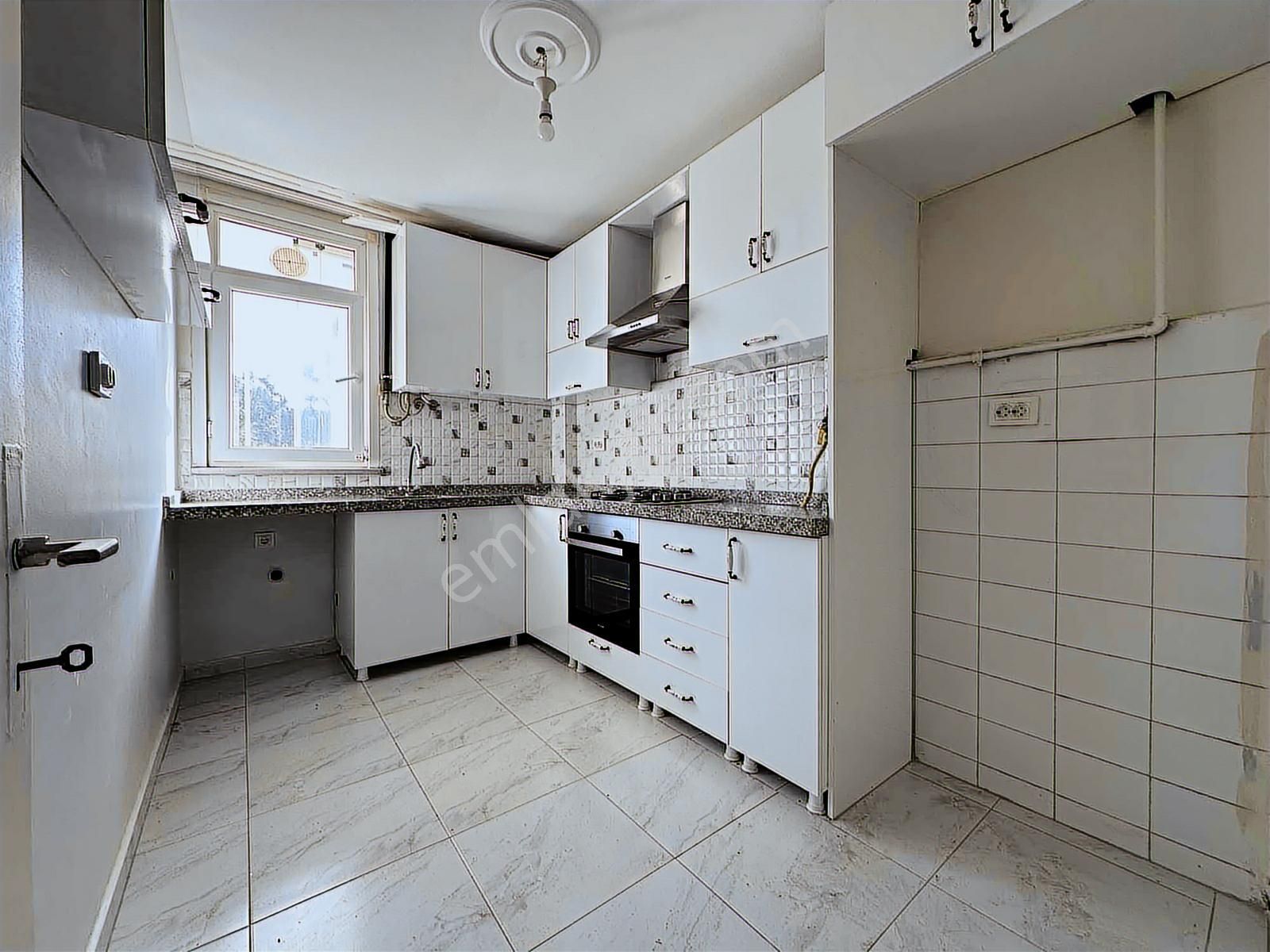 Çengelköy Ata2 Sitesinde Muhteşem Konumda Arakat Ferah 3+1 Daire - Görsel 6