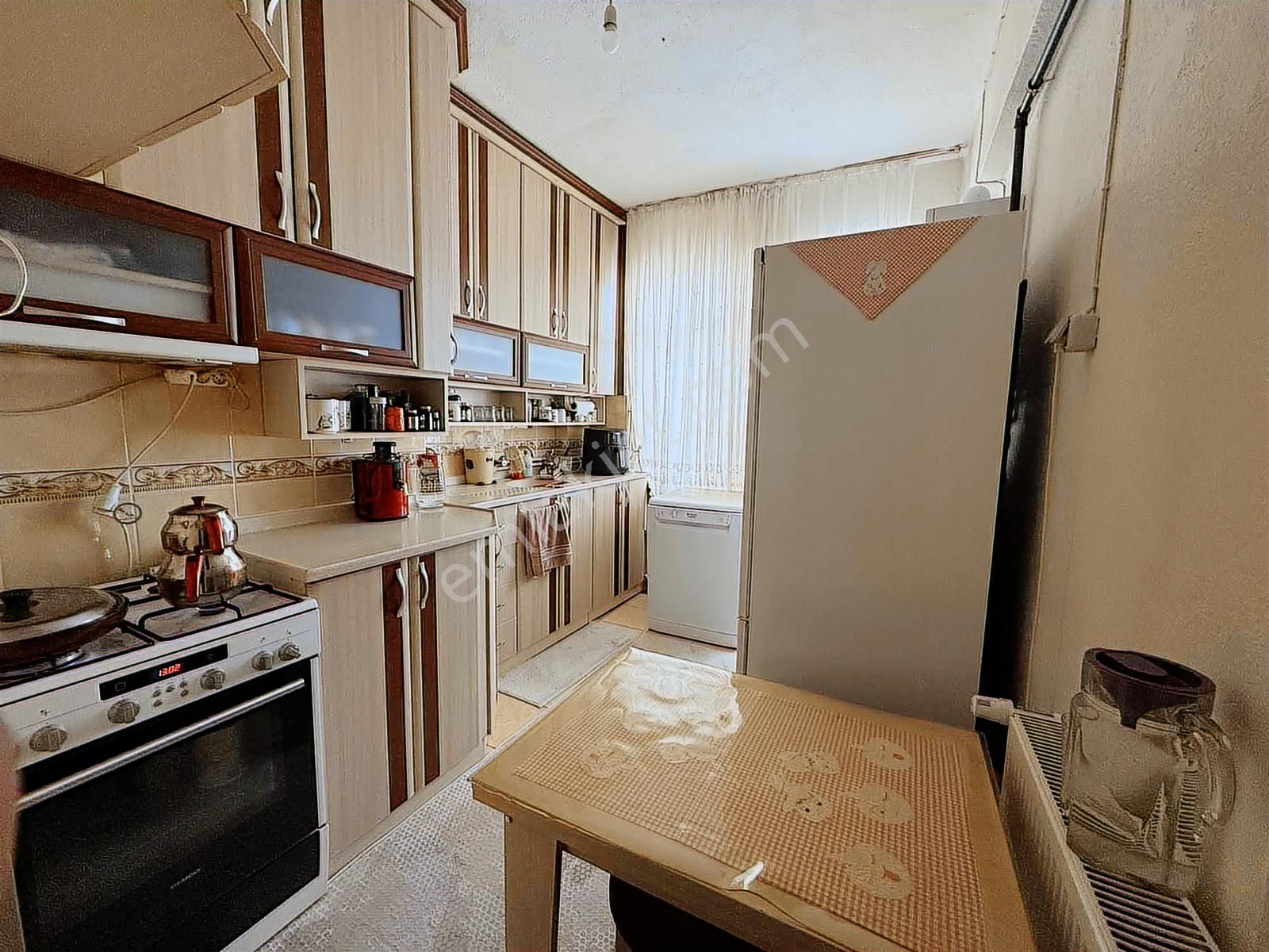 Ferhuniye Mah. Sultanşah Caddesinde Yenilenmiş 3+1 Geniş Daire - Görsel 3