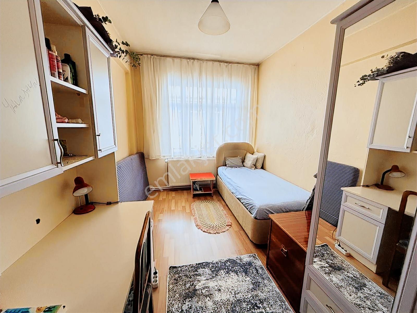 Ferhuniye Mah. Sultanşah Caddesinde Yenilenmiş 3+1 Geniş Daire - Görsel 8