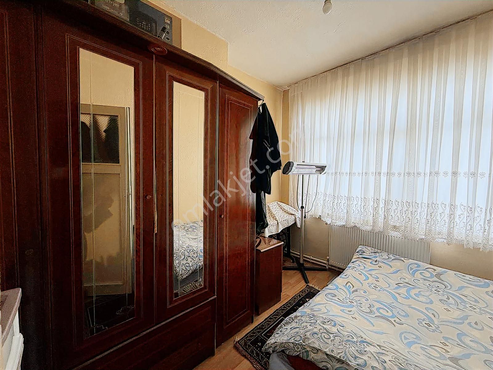 Ferhuniye Mah. Sultanşah Caddesinde Yenilenmiş 3+1 Geniş Daire - Görsel 13