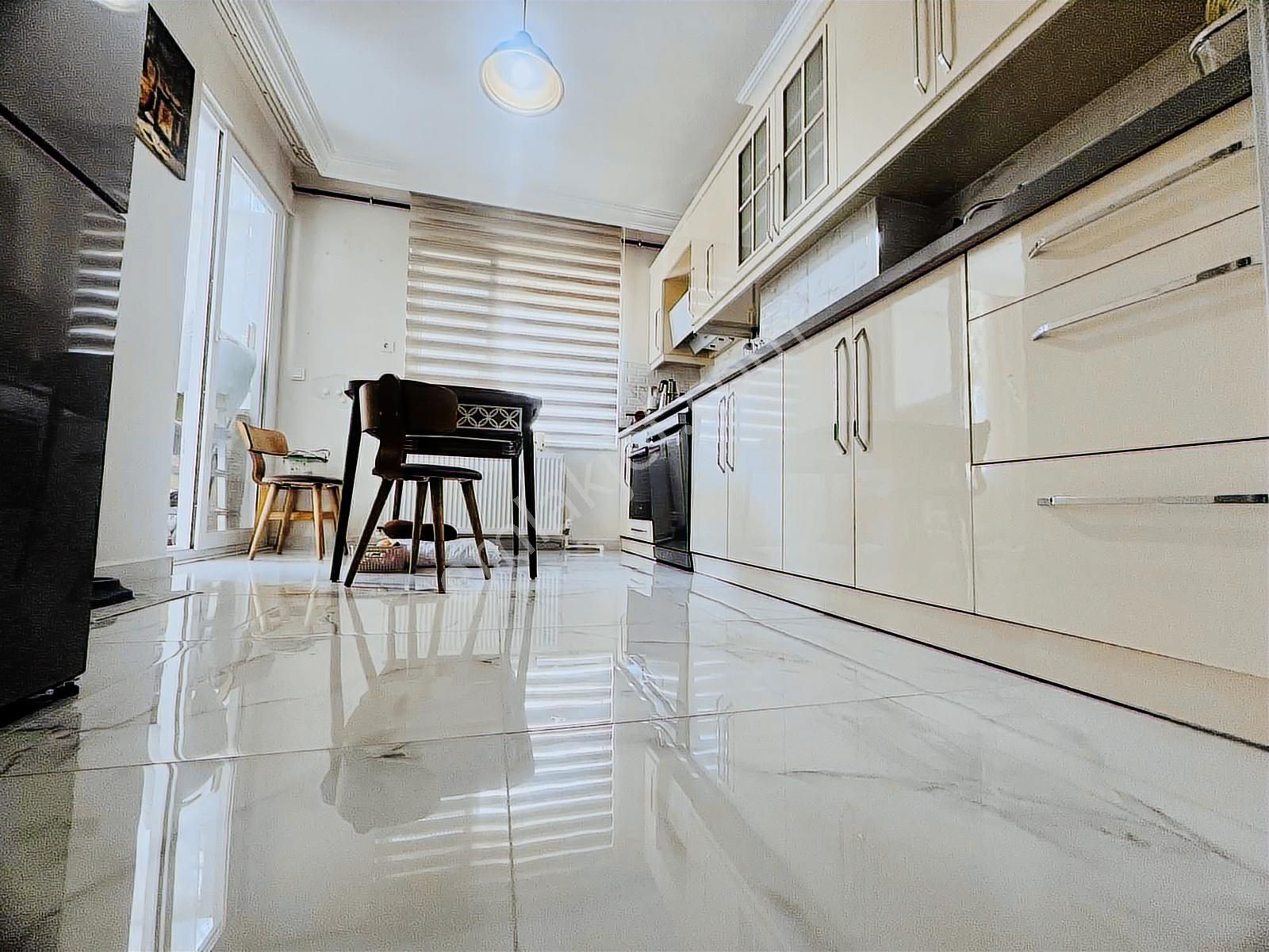 Altınkumda 1+1 90 M² Geniş Ve Şık Daire Komple Yapılı Fırsat - Görsel 12