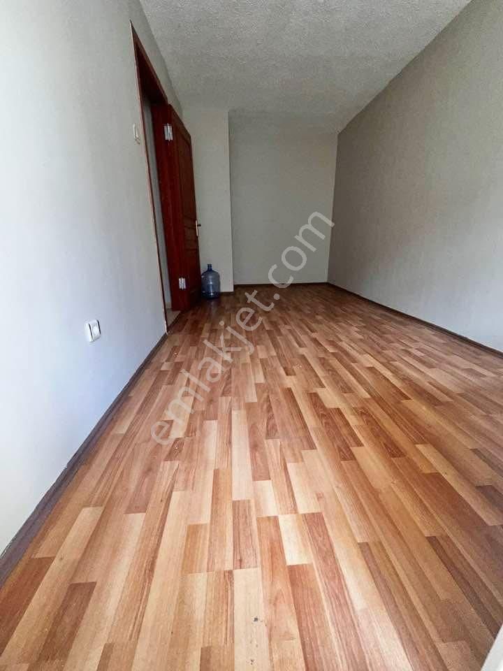 E.n.f Emlaktan Kiralık Daire İçerenköy Adem Sokak 2+1 3.kat - Görsel 2