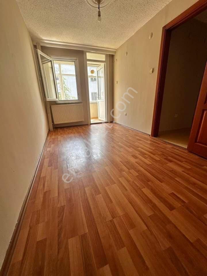 E.n.f Emlaktan Kiralık Daire İçerenköy Adem Sokak 2+1 3.kat - Görsel 8