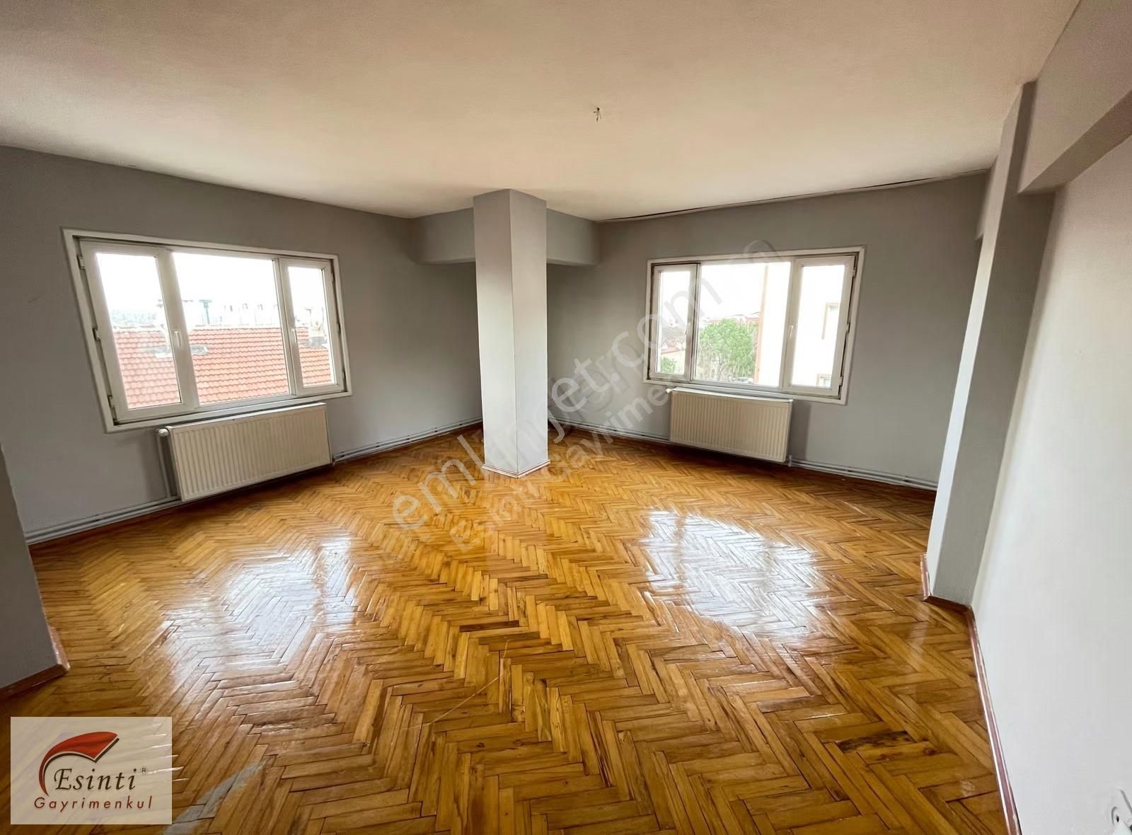 Kayışdağı Fenerbahçe Blokları Üni.ye Yakın Çok Geniş 2+1 Daire