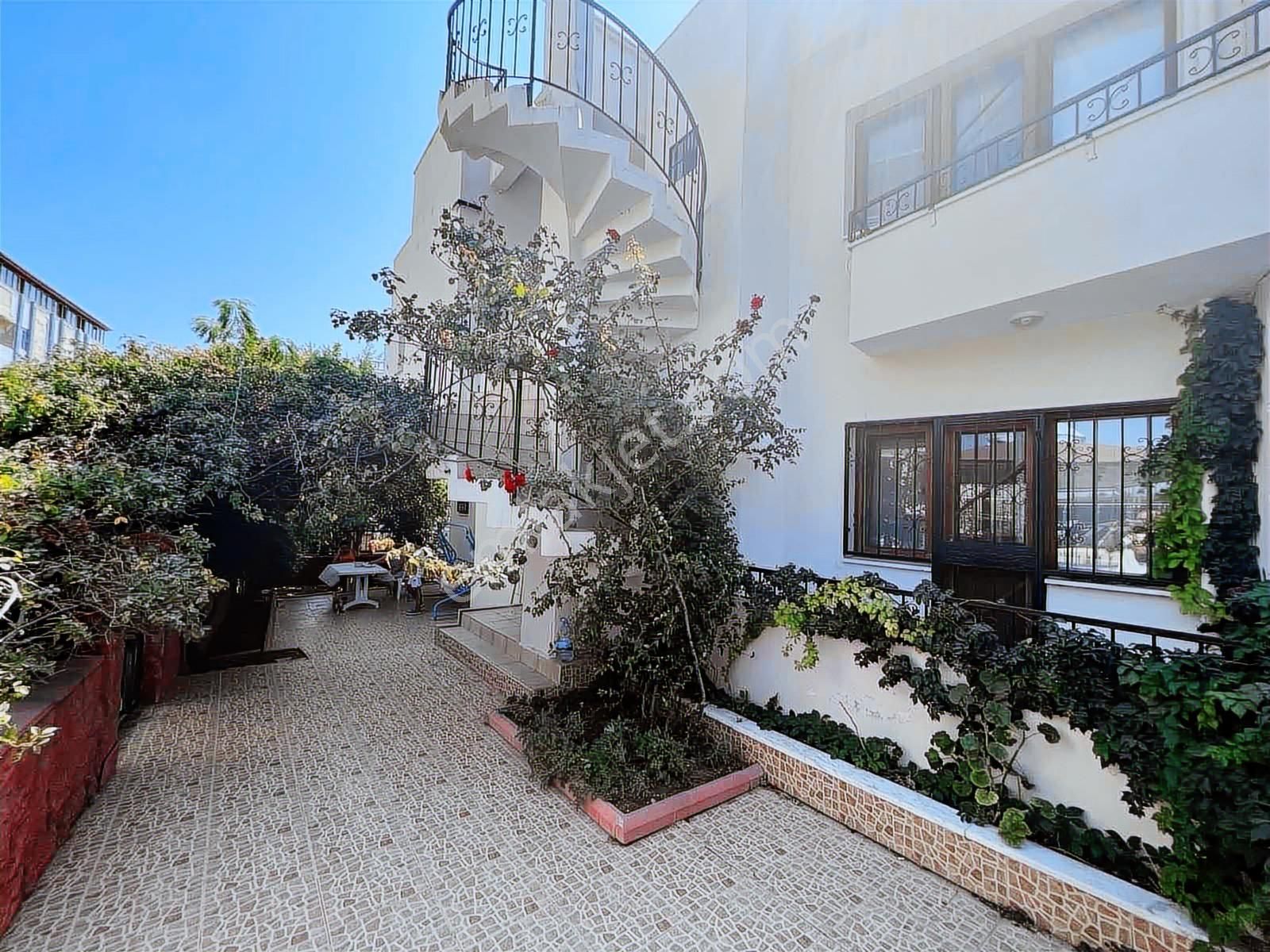 Didim Altınkumda Denize 450 Metre 3+1 Teraslı Daire