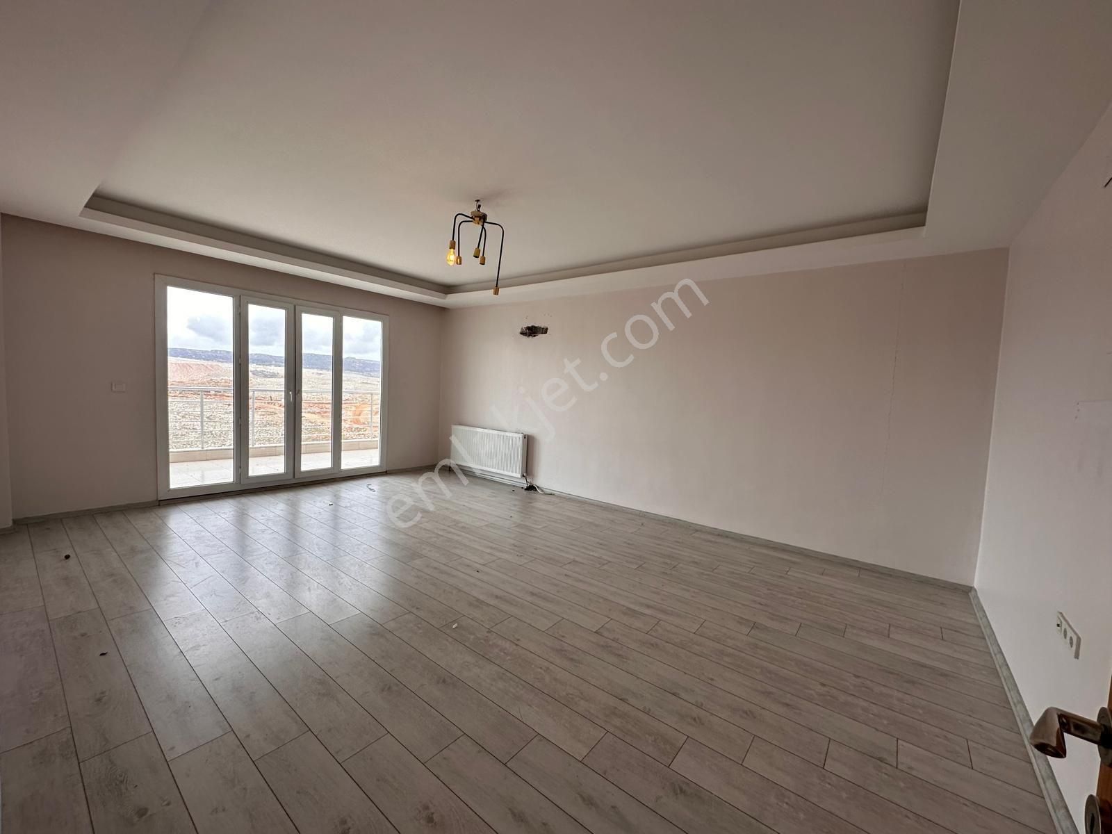 Dinç Emlaktan Satılık 3+1 Site İçi