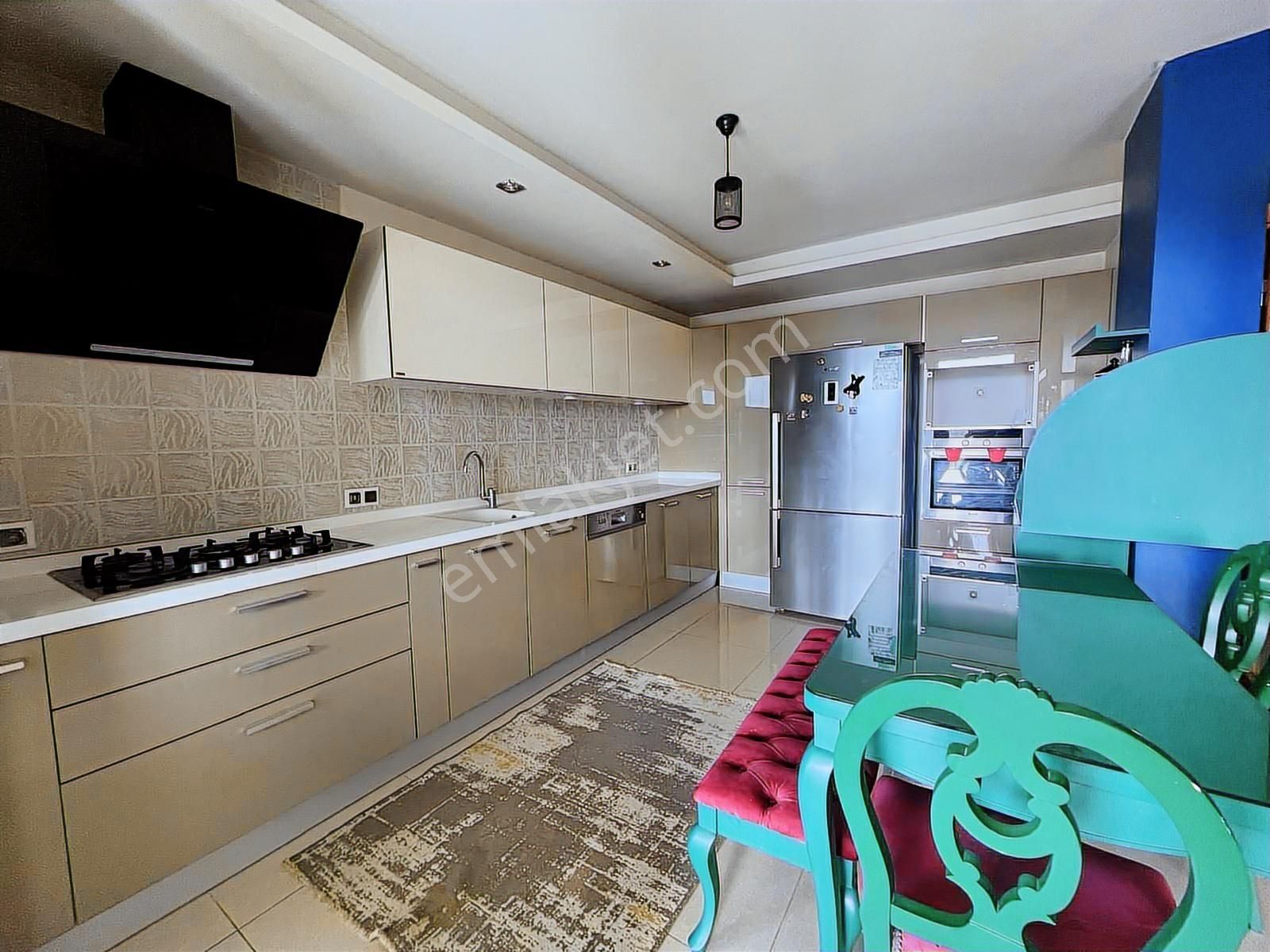 Kuşadası Marinada Full Deniz Manzaralı Kiralık 4+1 Çatı Dubleks! - Görsel 17