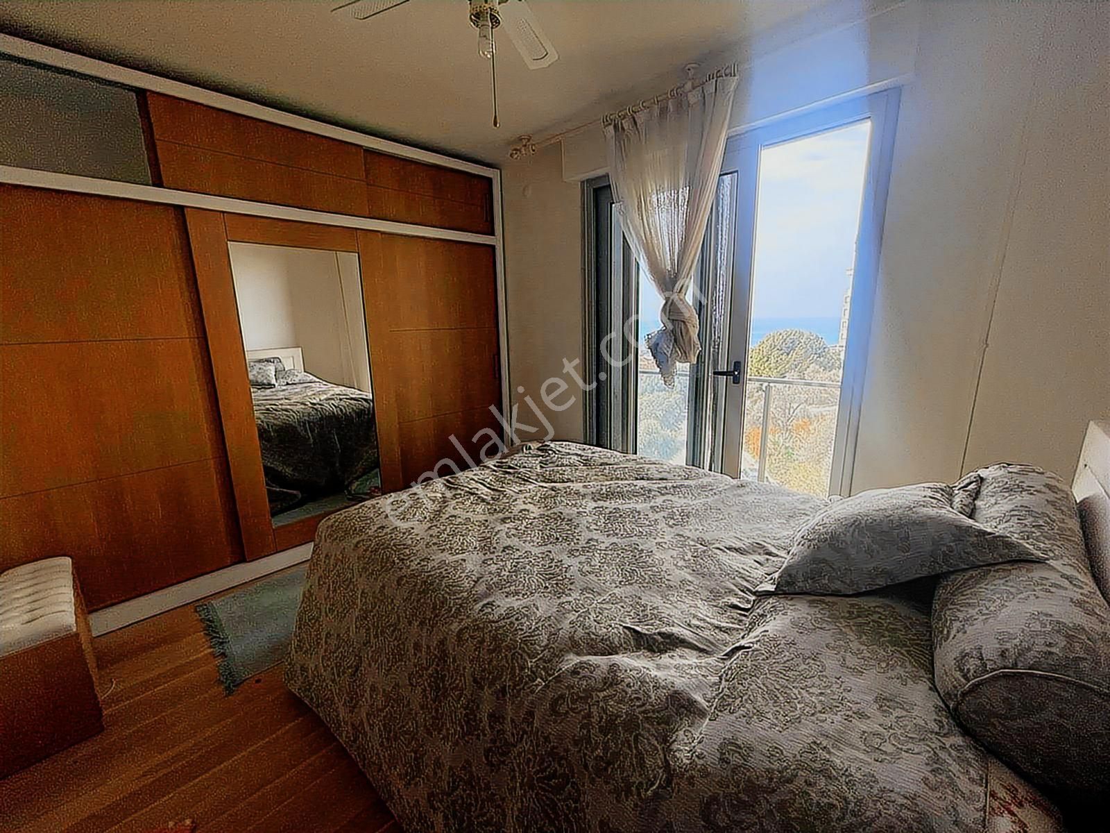 Kuşadası Marinada Full Deniz Manzaralı Kiralık 4+1 Çatı Dubleks! - Görsel 9